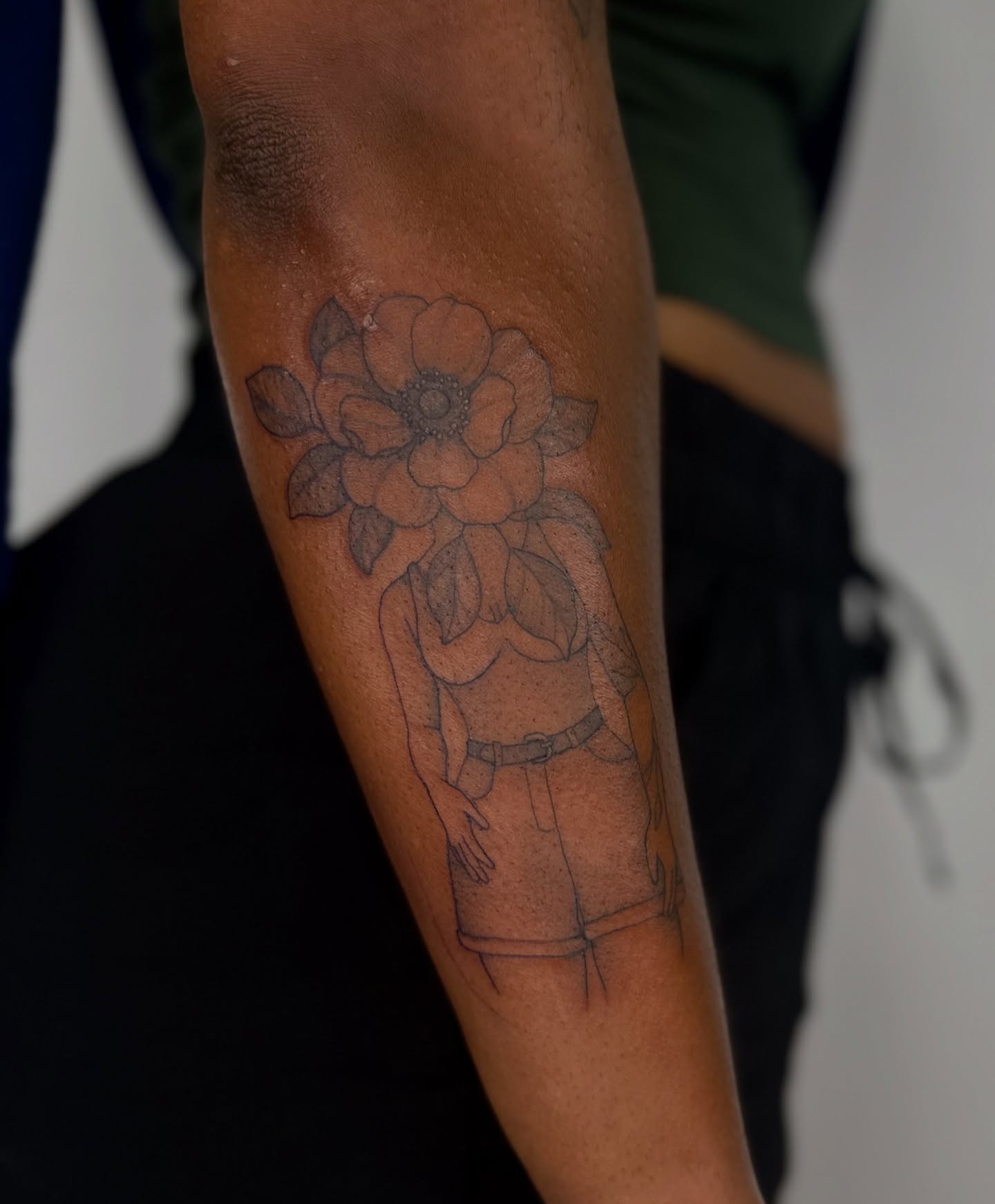 Had so much fun tattooing this lady!
Books/waitlist opens January 15th 9am-9pm. There will be a link in my bio then 🌸
…
#raleigh #raleighnc #raleighdurham