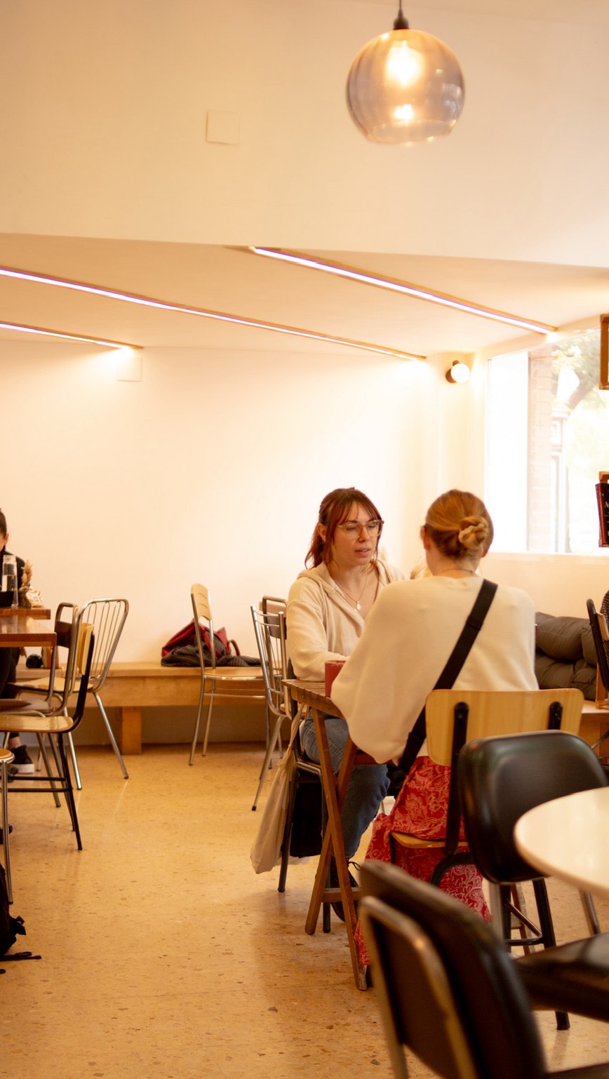 Gracias a todos los que cada día eligen MayBean — por venir a disfrutar de nuestro café de especialidad, por compartir charlas, risas y esos momentos que hacen la diferencia.
Nos llena de alegría ver cómo disfrutan nuestros brunch: platos frescos, sabrosos y pensados para acompañar ese café que tanto nos representa ☕🥑🍳
Ustedes son parte de lo que hace especial este lugar.
Gracias por elegir vivir sus momentos en MayBean ✨
#MayBean #CaféDeEspecialidad #BrunchTime #CoffeeLovers