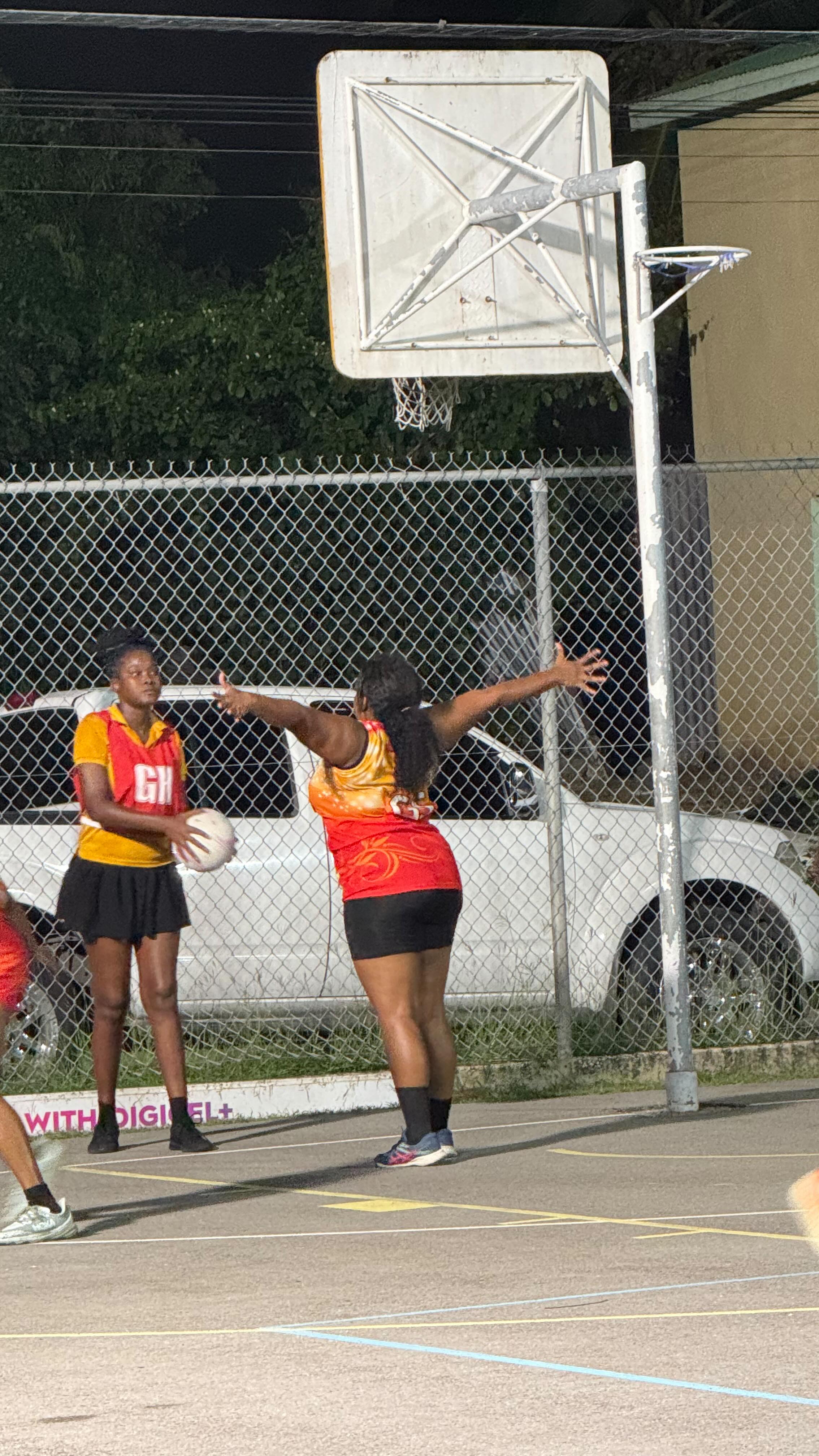 🏆 Division 2 Champions!
CHICKMONT Ballers took the crown with a commanding 26–14 victory over Sunshine Ballers.
An incredible matchup, well played by both teams! 👏🏽
#barbadosworkersunion #bwu #betwhobetyou #barbados #netball #barbadosnetball #chickmontballers #sunshineballers
