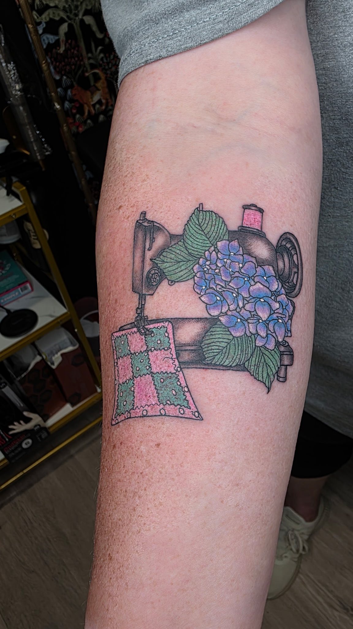 The answer is always tattoo 😜 Thank you Amy for trusting me to bring your vision to life! This tattoo is for her grandparents 🥰
#sanantoniotattooartist #femaletattooartist #customtattoo #floraltattoo #colortattoo