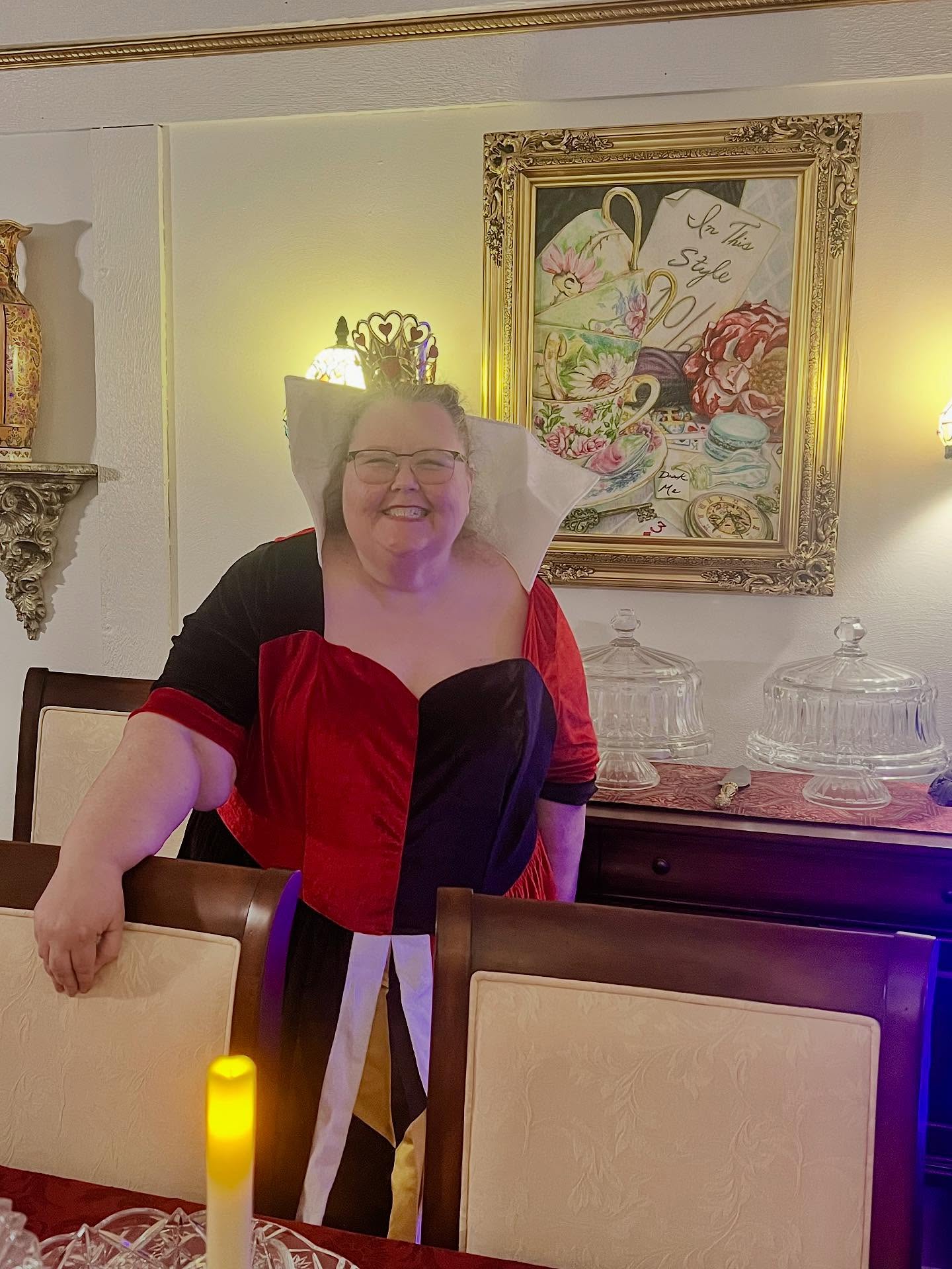 Kim Brown & Michael Rankins have had both of the paintings they’ve bought from me professionally framed, and they are now displayed prominently in their dining and living rooms! Kim made the sweetest book to commemorate the occasion! It makes me so happy to see my work in their forever homes 💜 #aliceinwonderland #stlouisartist #watercolor #goldframes #halloween🎃👻