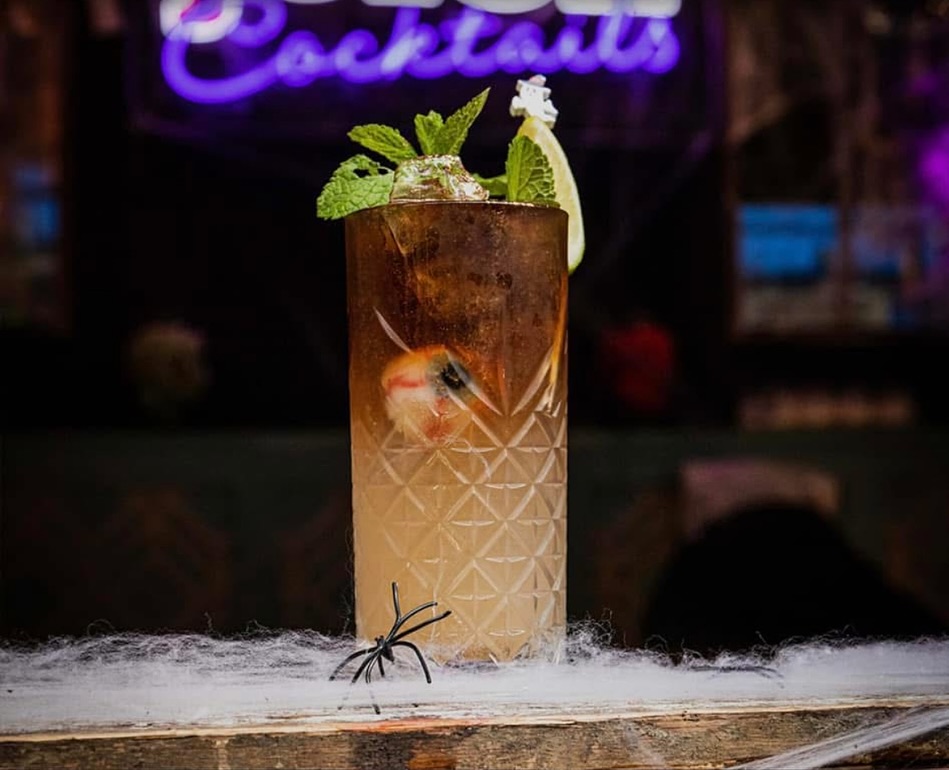 Happy Halloween; 🎃
it’s officially the perfect time of year to get creative 👻 here’s a few of our very own cocktail ideas.
Have fun. Drink responsibly. 🕷️