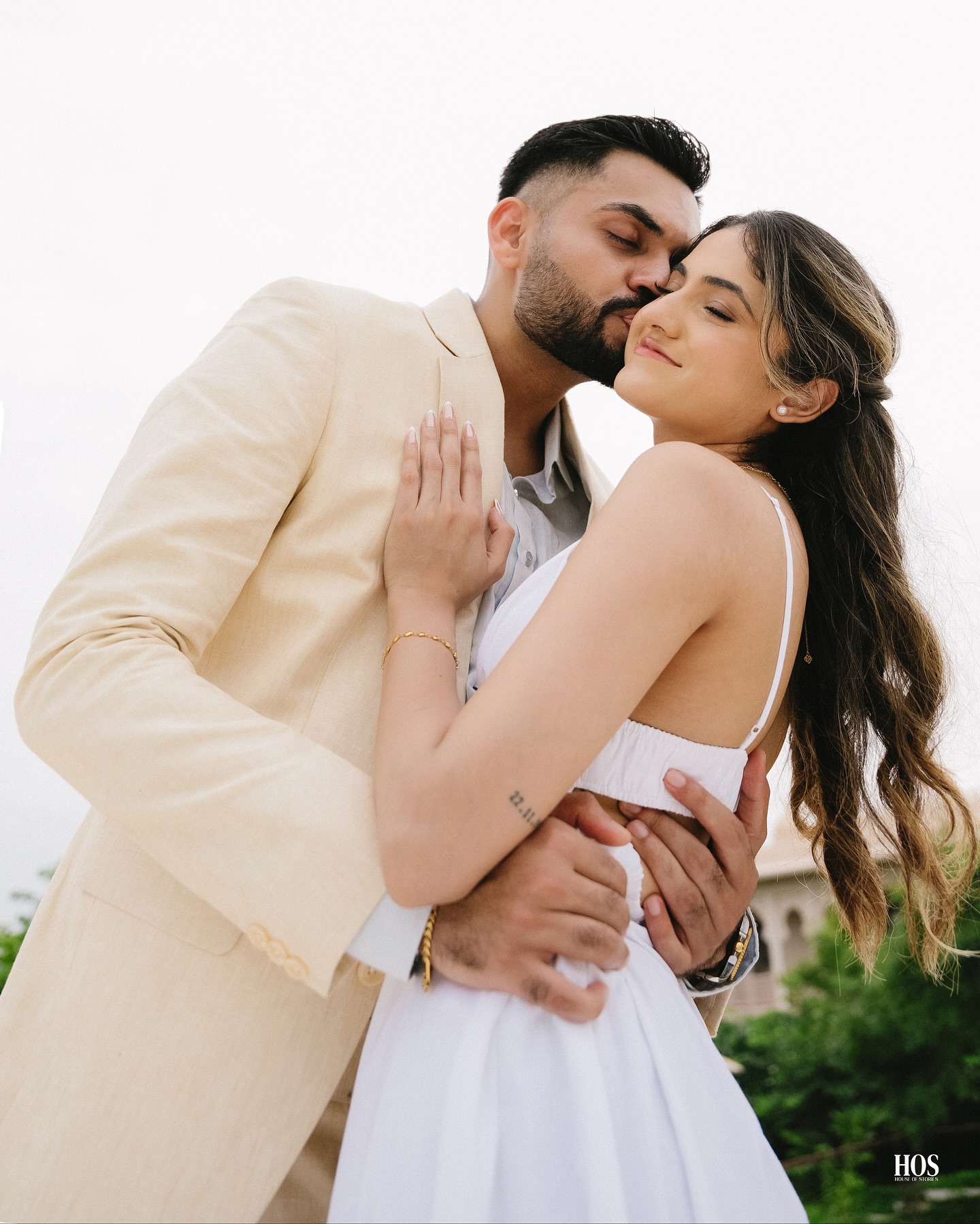 Prachi & Raj | Sep’25
www.houseofstories.in
#houseofstories
#lovestoriesbyhos