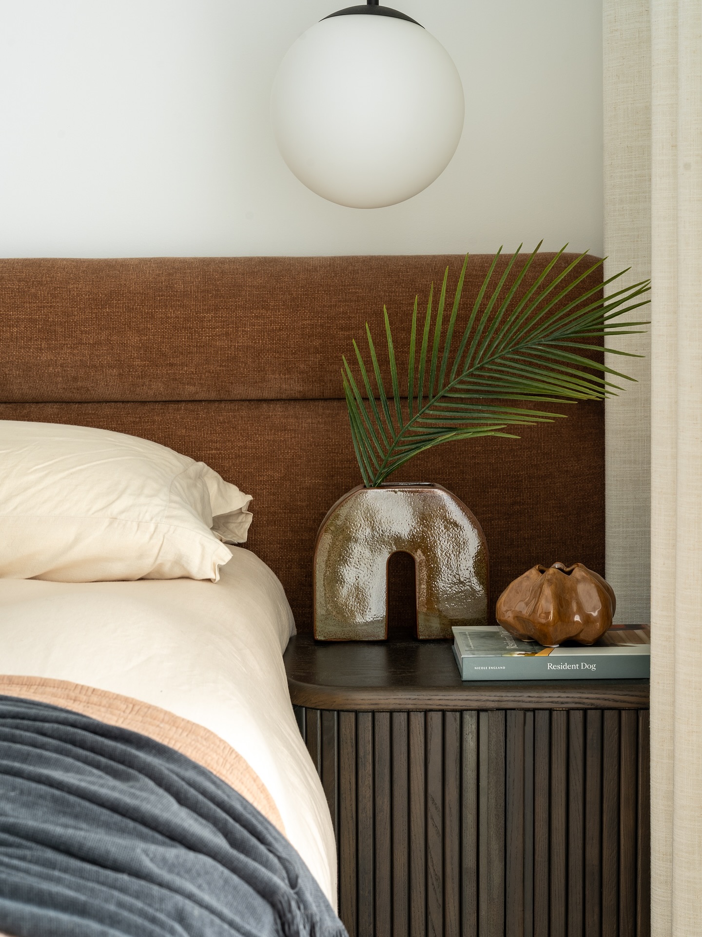 @create.estate bed head looking so damn sexy in our Mocha @airbnb project! 🥰
#airbnb #interiordesign #interiorstyling