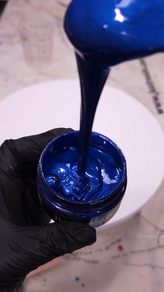 A dreamy blue with effortless vibrance 💙
Pacific Blue Lustre Pigment - luminous and dimensional, ready to bring your artwork to life 👩🏭👩🎨✨
#JustResin #PacificBlue #LustrePigment #ResinArt #ResinArtist #ResinPour #ResinAddict #Blue #AllTheColours #AustralianMade #ResinInspo #EpoxyArt #ResinColour #Satisfying #EpoxyResin