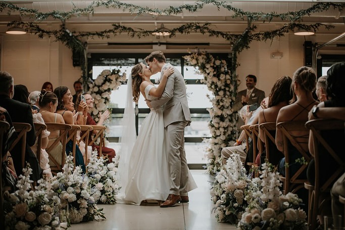 Rich in life because you get to spend the rest of your life with your soulmate 🥹🤍 Desiré & Nico’s sweet ceremony in the Atrium is e v e r y t h i n g ✨✨
Photographer: @em.c.media
Coordinator: @_megselizabethh with @thebookinghouse
DJ: @mixedupdjs
Florist: Ivy & Moss Design
Live Music: We Three Strings
Caterer: @_taste_and_toast
Cake: @houseofclarendon
Couple: @desirelynne & @nicomiele570