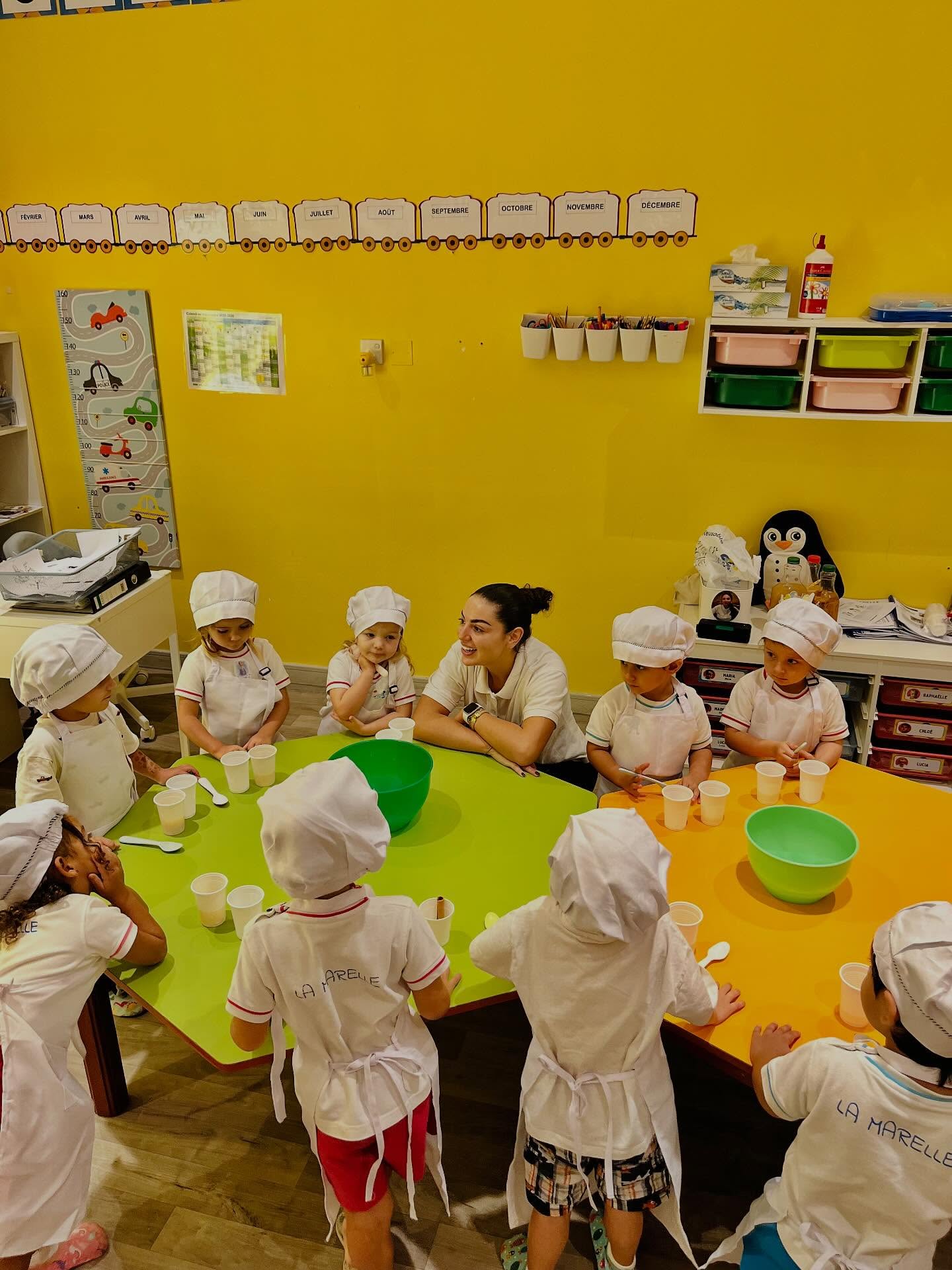 🇫🇷 Les petits chefs de La Marelle sont prêts à créer leur potion magique 🧙♀️✨
Entre imagination et éclats de rire, la magie a opéré dans la classe aujourd’hui !
⸻
🇬🇧 Our little chefs at La Marelle are ready to make their magic potion 🧙♂️✨
A touch of imagination, a lot of smiles and the magic came to life in class today!
#halloween #nursery #kindergarten