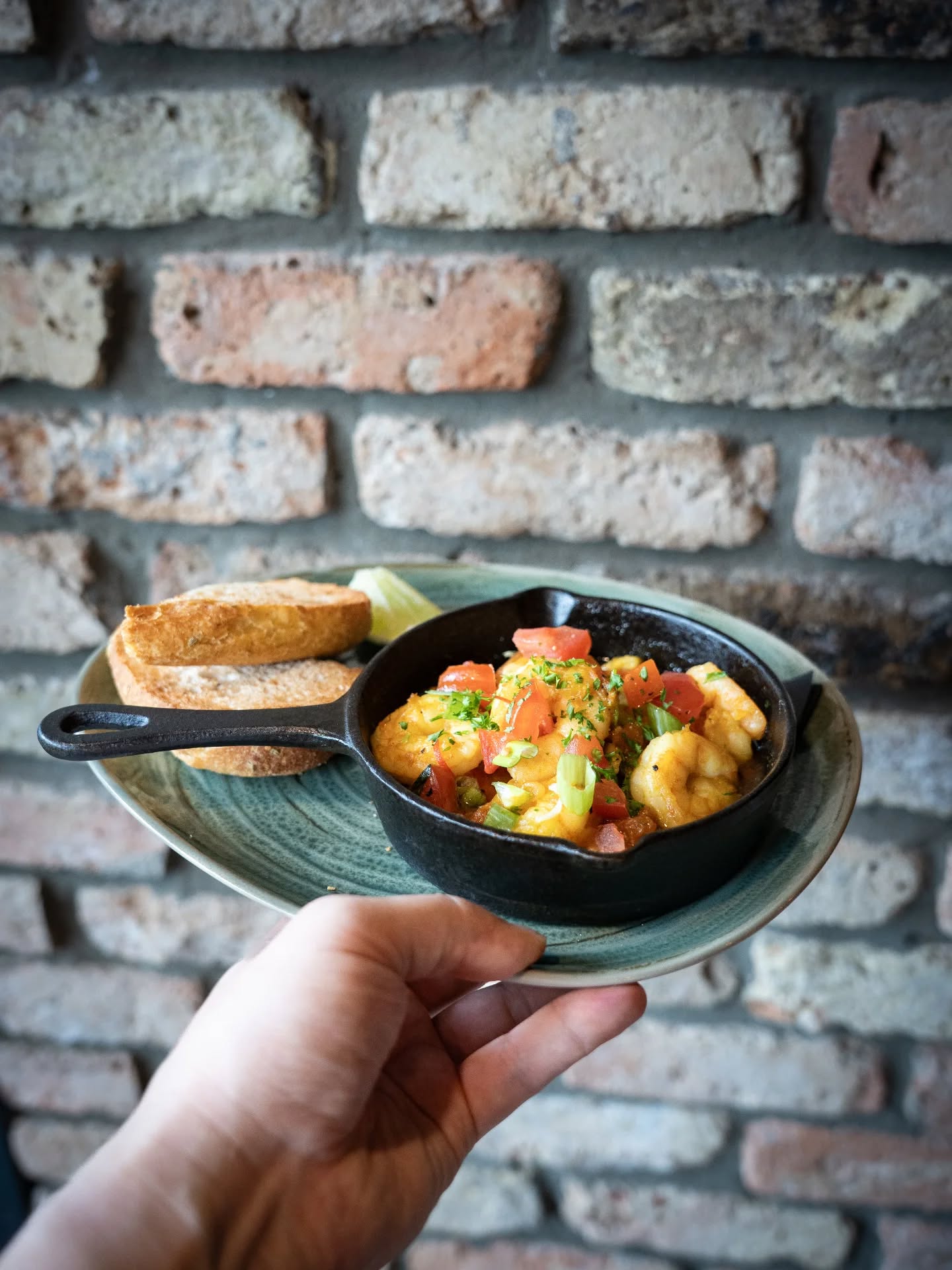 End your week the right way - relaxed, full, and happy at Capones 🍤✨
#caponesgalway #restaurantgalway #galway