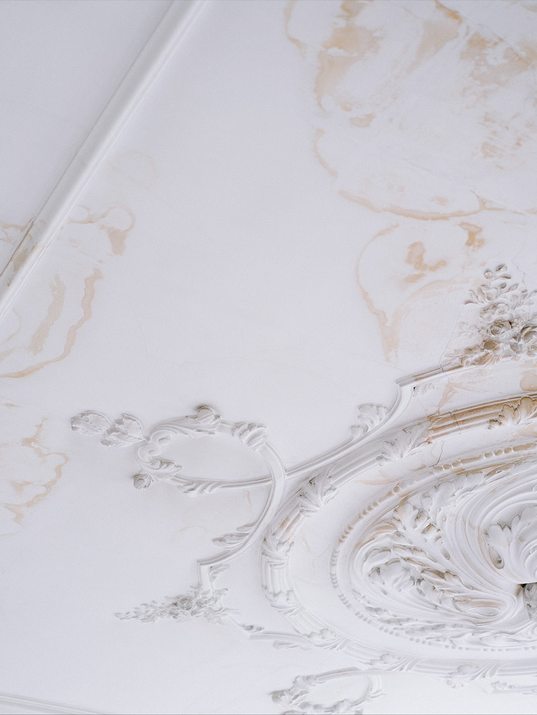 “If your pictures aren’t good enough, you’re not close enough.”
– Robert Capa
I do try to follow this advice as much as I can, especially since in my case we're simply talking about close-up pictures of wedding details, not photographing the freaking Débarquement
___
#weddingdetails #destinationwedding #elegantwedding #weddingstyle #weddinginspiration