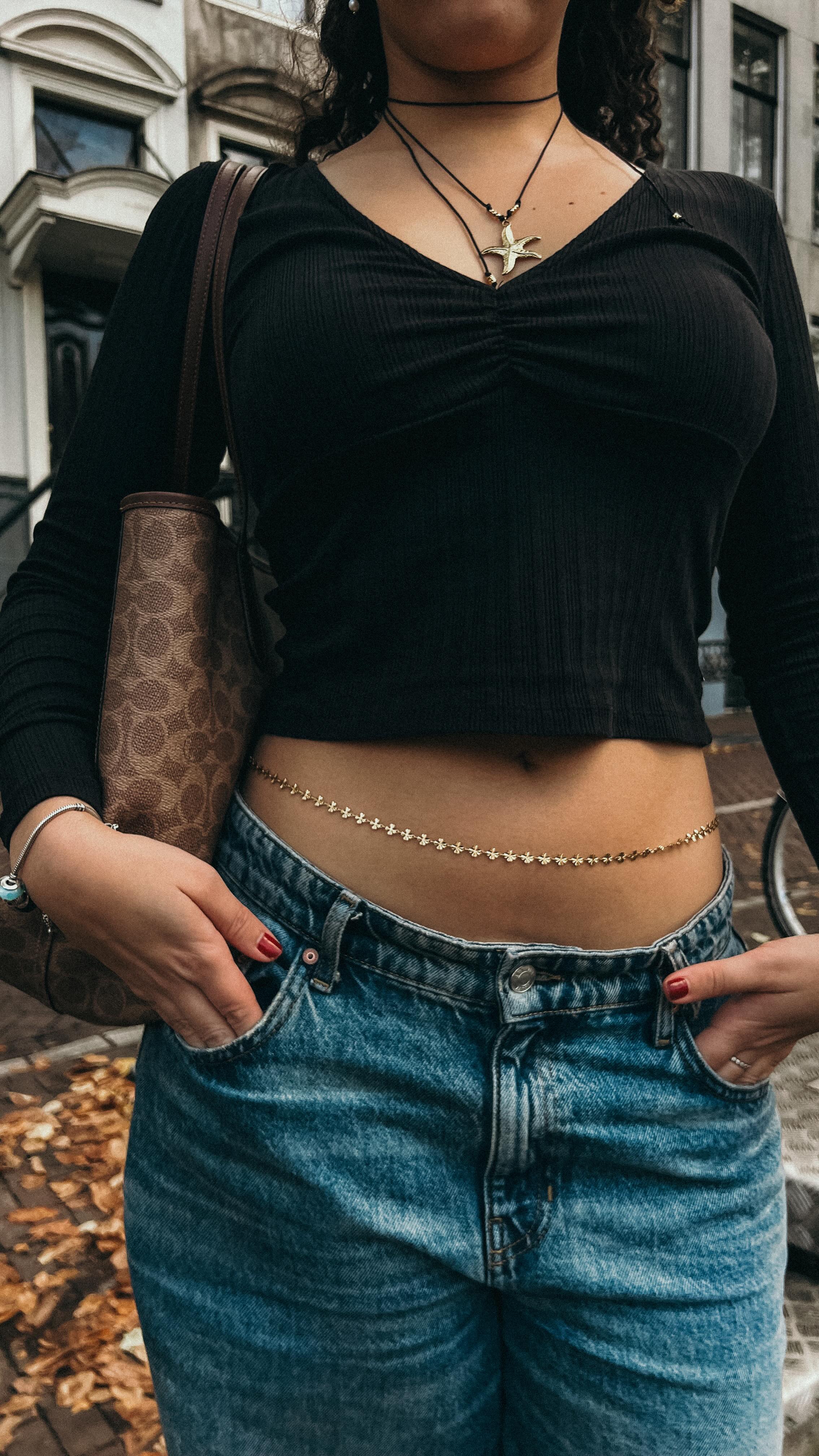 So easy to fall in love with this combo!!
Collana (belly chain) Flower Love e Collana Star insieme ti fanno sentire come una dea 🤍
Sei d’accordo? 👇🏻
—
Flower Love Necklace/Belly Chain and Star Necklace together make you feel like a goddess, right? 👇🏻
#jewelry #jewelryofinstagram #handmadejewelry #jewelrybrand #jewelryinspo #explorepage #falljewelry #relatable #viral