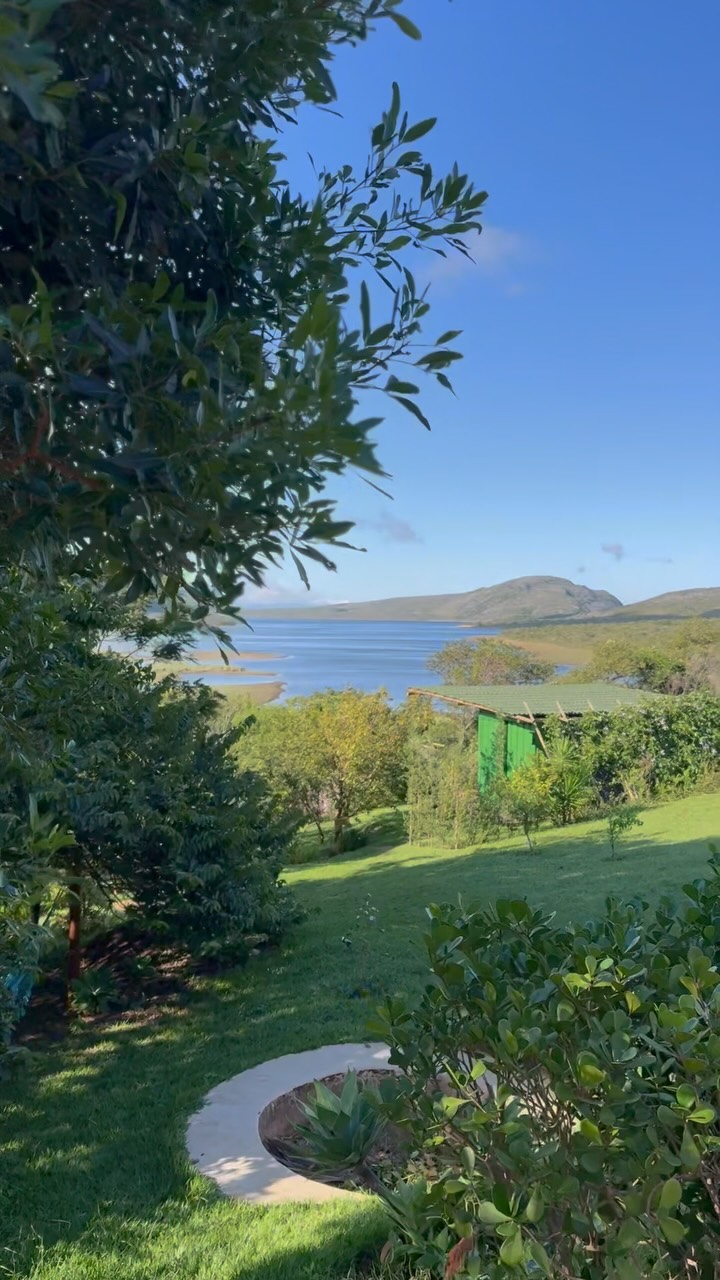 Venha aproveitar! O fim do ano chega suave, trazendo consigo aquele convite silencioso para desacelerar, respirar fundo e se permitir viver o presente. É tempo de pausa, de leveza e de reencontro com o que realmente importa. Que os dias sejam guiados pelo som das ondas, pela brisa do mar e pelas risadas que ficam na memória. Deixe que o sol aqueça seus planos e que cada pôr do sol traga um novo motivo para agradecer. 🌊☀️
🔗 Reservas link na bio
#docasdalapa #réveillon #lapinhadaserra #mg #brasil #trip #travel #enjoy #refúgioperfeito #hospedagemconfortável #explore #natureza #ecohospedagem #selfcheckin #suaproximaviagem