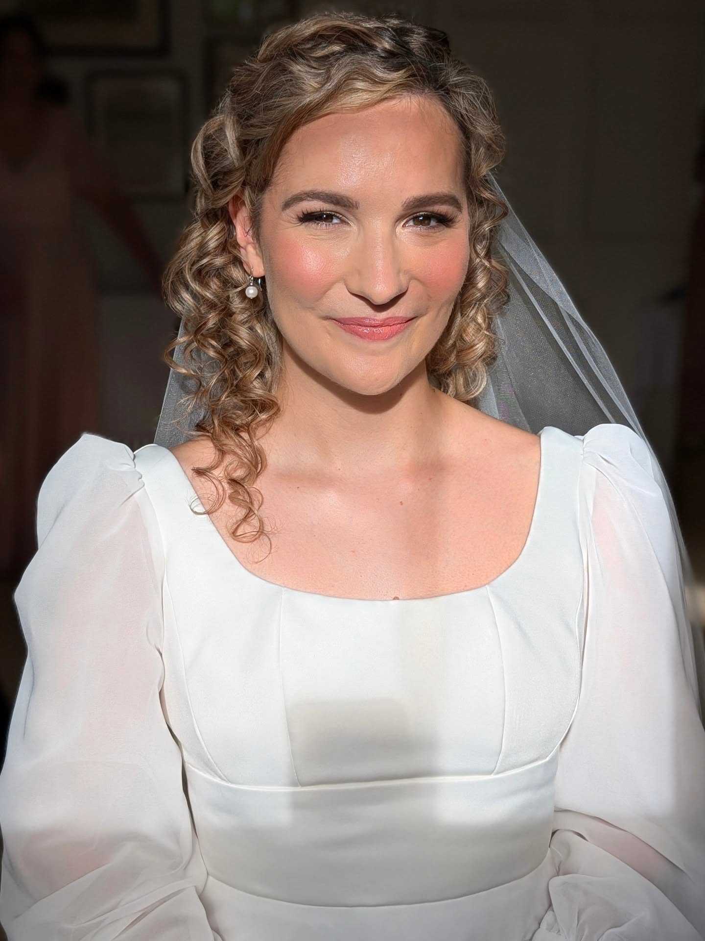 Just the most gorgeous morning on Wednesday at @prestwoldhall with Catherine and her bridal party!
It was honestly perfect! And Catherine looked every bit the perfect bride!
She wanted to look like herself and I think we nailed the "you but on the best day of your life" look.
(The sun was out and I do not like to complain about that, but I'm so mad about that shadow 😂)
#bridalbeauty #weddingmakeup #bridalmakeup #weddingday #bridalglam #makeupartist #bridalhair #weddinginspo #bridetobe #weddingmakeupartist #bridalstyle #perfectbride #weddingseason #bridalmua #makeuplook #bridalparty #weddingglam #bridalhairandmakeup #weddinginspiration #bridal2025