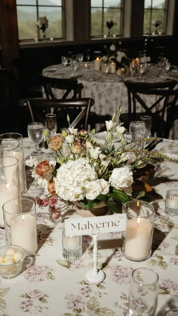 Custom print for @michaelakammerman ‘s special day 💍👰♀️🤍#printdesign #wedding #tablescapedesign #artist #watercolor #fashion