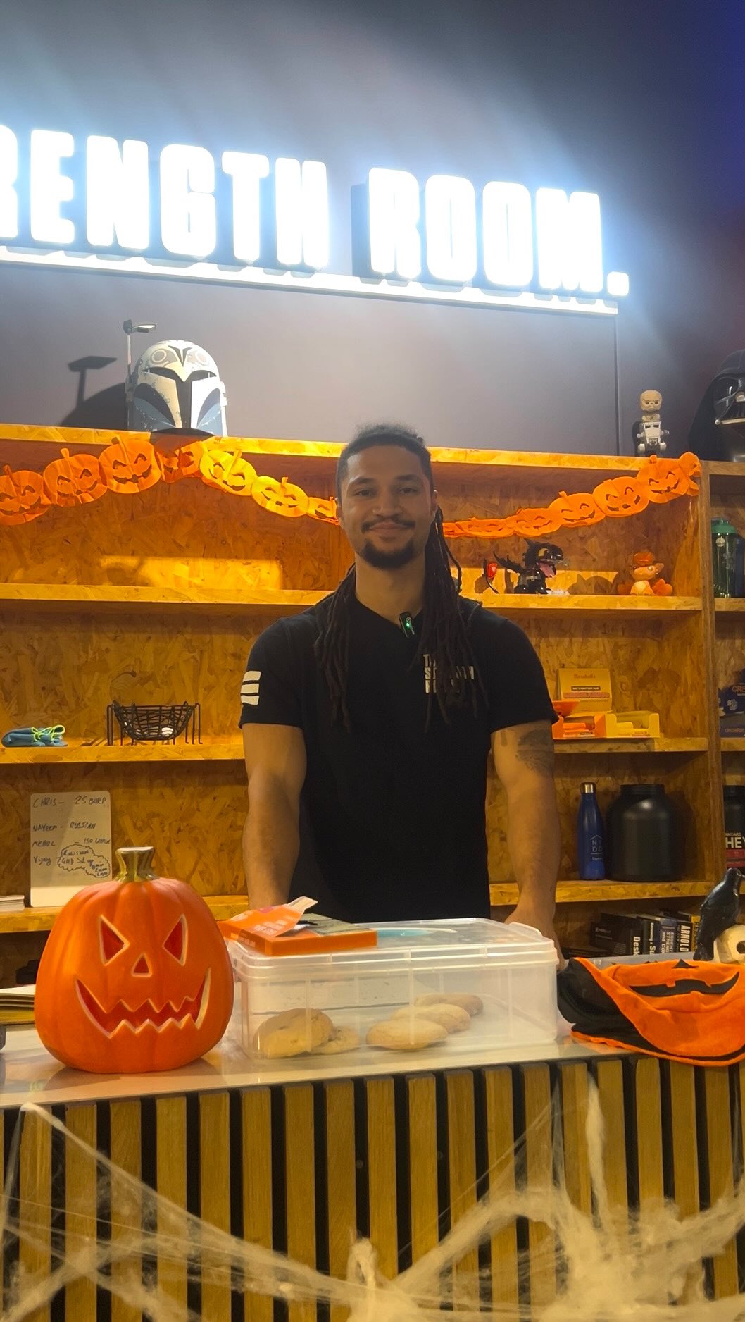 Trick, Treat or Truth!! 🎃🖤
#TSR #Community #trickortreating