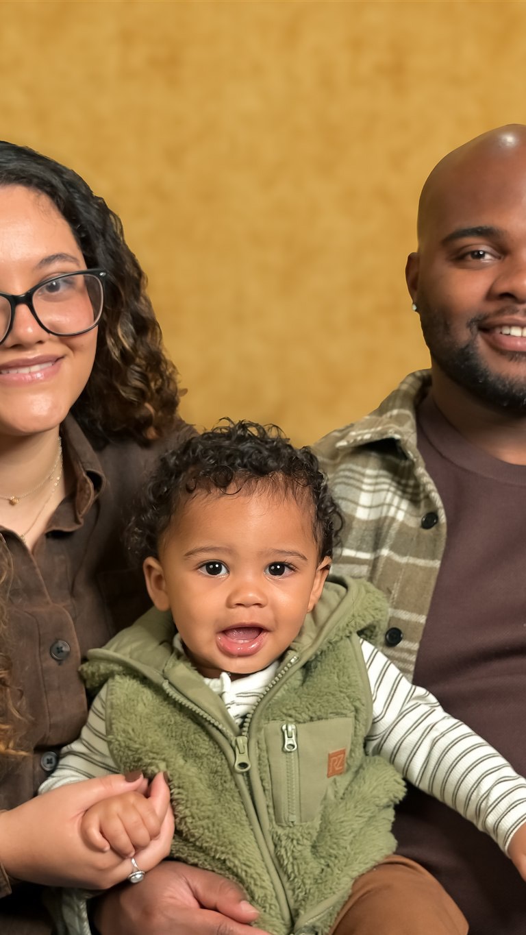 Baby’s first professional portrait session👶 I love being baby’s first photographer! They be looking at me like, “Momma, Who Dis?” 😂👀🧐