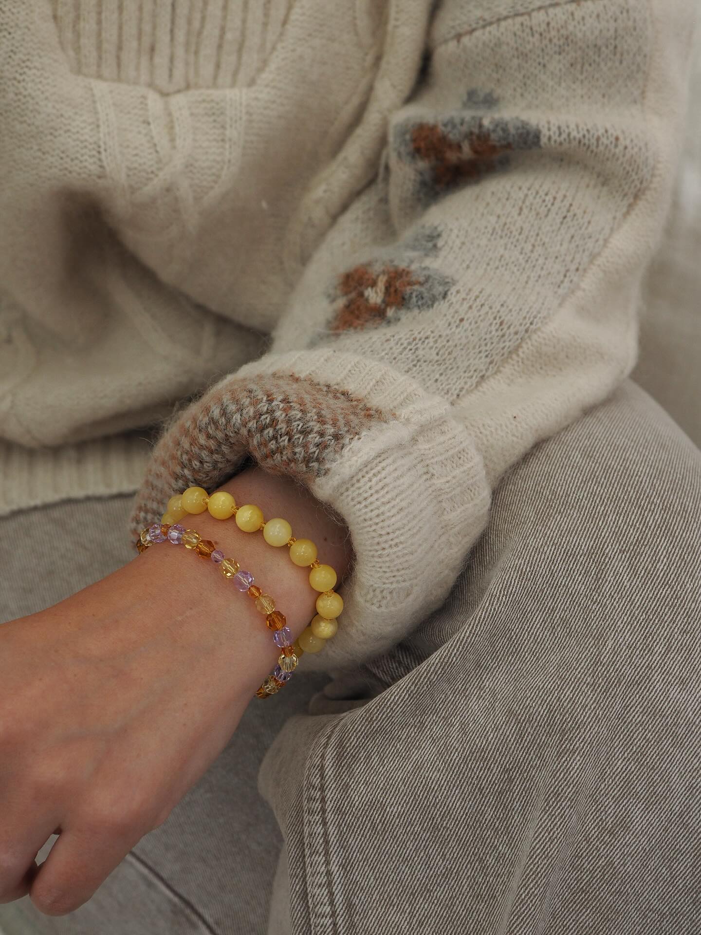 🌧️🍂🍁 Stearinlys og nettshopping kind of day? Hvor digg hadde det ikke vært å bli ferdig med alle årets julegaver før 1. desember? Selv har jeg det som mål hvert år! Da kan jeg gå inn i desember og bare kose meg med alt som hører julen til, uten stress og kaos i butikker ✨ Og apropos! @k8agency har varelager/vareprøve salg fra 12-15 november! Der finner du blant annet Swell, Voluspa, Otra, masse digge kremer og såper, selvfølgelig WAHL-WEST, og andre fine smykker og vesker 🙌🏼