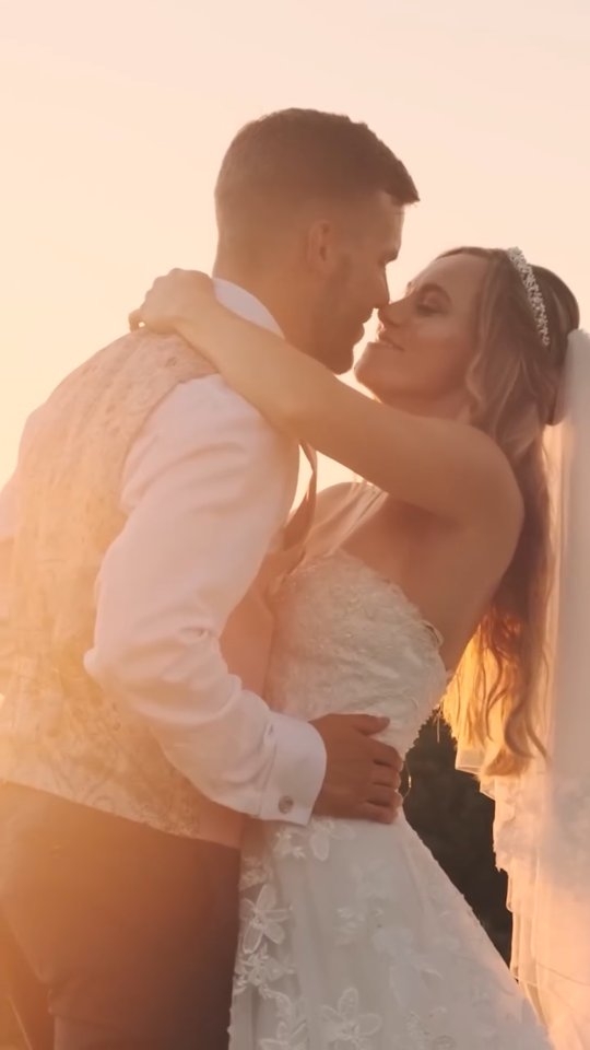 Golden hour, a soft breeze, just the two of you ✨
Dancing your first dance under the twilight sky 🌄
It shows that the best wedding moments aren’t the ones on the schedule, but the ones where you simply enjoy live life together, in the most beautiful way 💕
#GoldenHourLove #CinematicWedding #TwilightFirstDance #UnscriptedMoments #HavenWeddings #CotswoldsWeddingVideographer #UKWeddingVideographer #WeddingVideography #Bride2025 #Bride2026 #RealWeddings #WeddingFilm #WeddingVideo #SouthWalesWeddingVideographer #DocumentaryWeddingVideographer #EmotionalWeddingMoments #NaturalWeddingMoments #WeddingSpeeches #CinematicWeddingFilm #CardiffWeddingVideographer #BristolWeddingVideographer #BathWeddingVideographer #GoldenHourWedding #UnscriptedLove