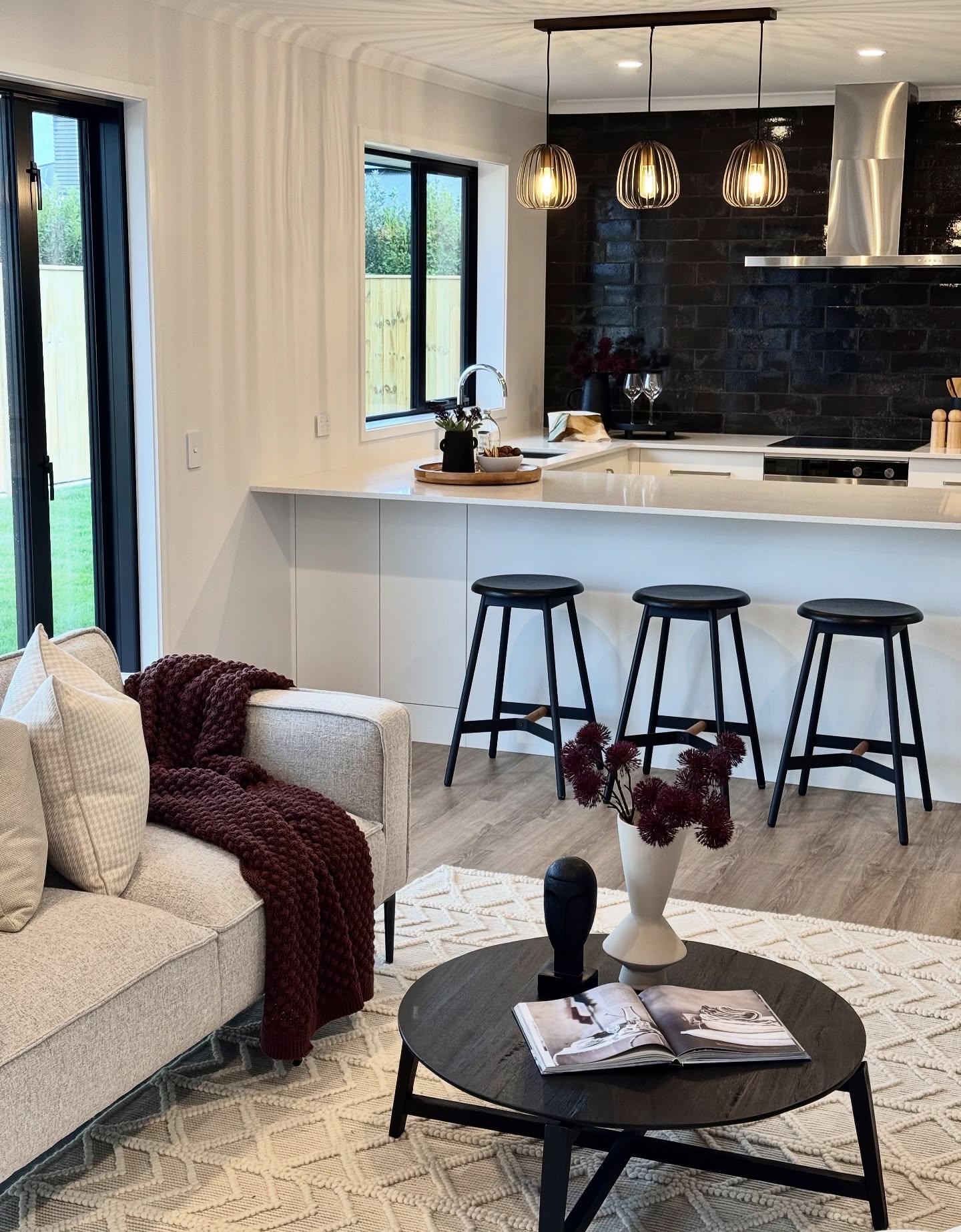 Keeping | COHESION
Many homes have trouble selling, not because they are priced incorrectly or they have a terrible layout. It’s because buyers are confused.
Here is one reason to stage your home and give your buyers clarity:
Keep to one style! Don’t mix it up.
Carry one style through the entire property. Furnishings and decor need to align with that style so a buyer is not conflicted. For example ‘industrial’. This enhances appeal and targets the right shoppers for your particular home✔️