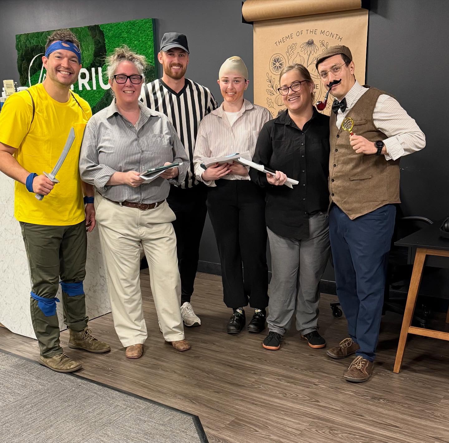 Okay, we know it’s Monday… but we couldn’t not share our Halloween looks! The ladies took over as the chiropractors for the day, and the docs? Let’s just say they had some questionable career changes. 🕵️♂️🐢⚖️