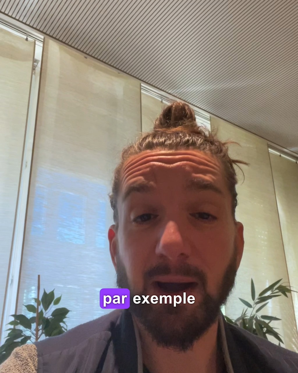 “Pourquoi on observe autant en Médecine Chinoise ?”
👀 “Avant de vous poser une question, on vous regarde. Et c’est normal.”
En MTC, le premier geste thérapeutique, c’est l’observation.
On regarde le teint, la langue, le regard, la posture, les ongles, le Shen…
Chaque détail visible est un indice de déséquilibre énergétique.
Exemple :
une langue pâle ? Vide de Sang.
Teint terne ? Stagnation.
Regard flou ? Shen troublé.
🌀 Observer, c’est écouter le corps… sans qu’il ait à parler.
📍 Cabinet Zen Garden – MTC & soins énergétiques
🎯 Consultations sur rendez-vous