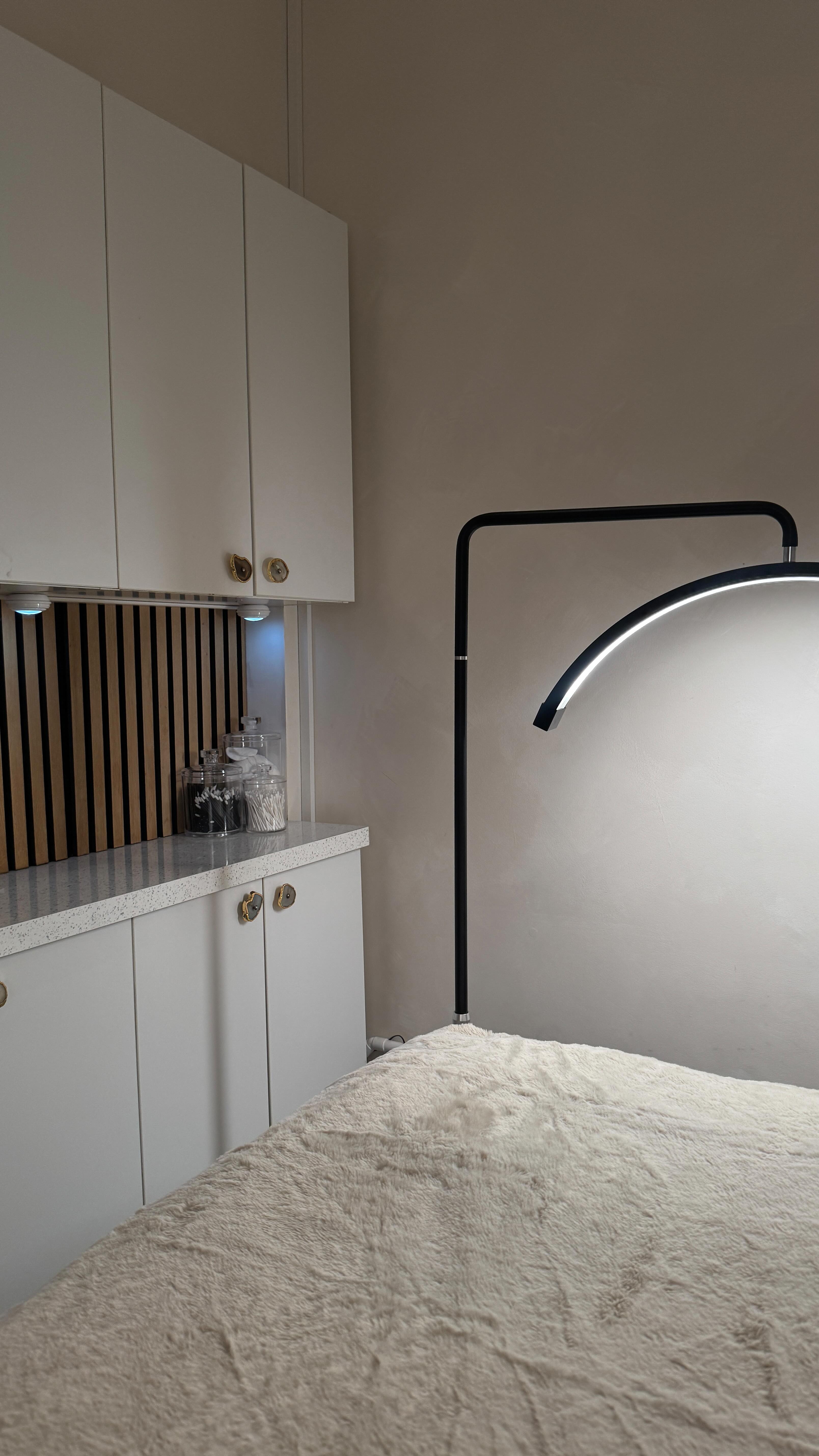 Your autumn massage awaits 🍂
The cosiest time of year is here, treat yourself to an hour of pure switch-off at Lauren Elizabeth Medispa.
Warm oils, soft lighting, and total relaxation 🙌🏼 Book now through link in bio or DM us! 💌
#woking #massage #realxation #medispauk #tensionrelief #massageuk