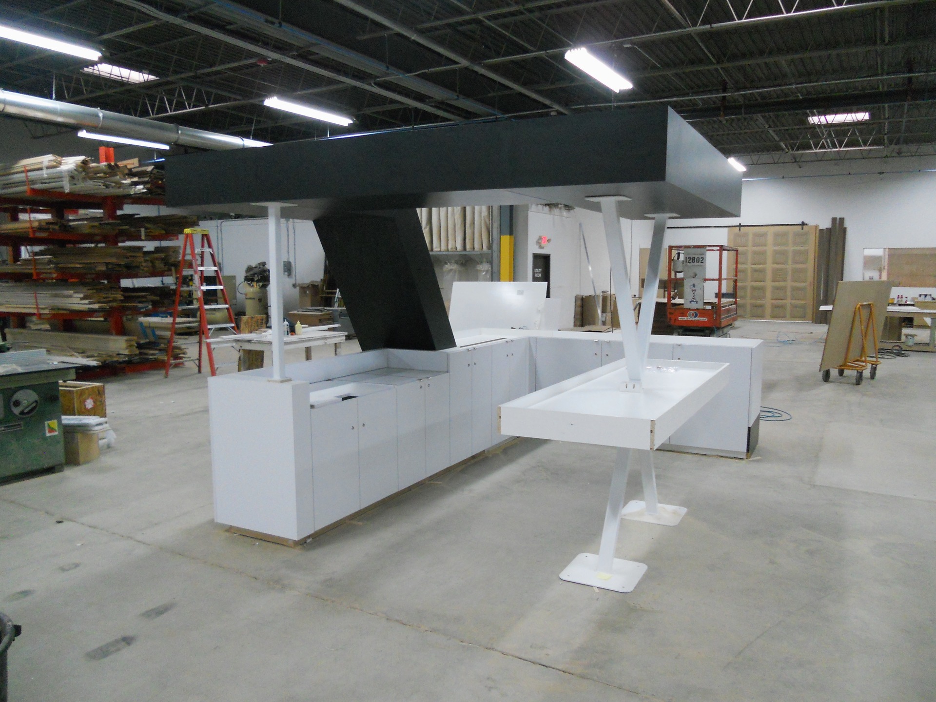 ~47th
-
Bold design. Custom built. Precision from every angle.
-
-
-
#fullycustom #custommillwork #commercial #art