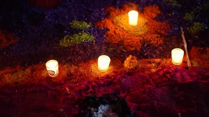 Among candles and flowers, the altars awaken memories that never fade.
With every glass of Legacy 71, those who left return to toast with us. 💀✨
Entre velas y flores, los altares despiertan memorias que jamás se apagan.
En cada copa de Legacy 71, los que partieron vuelven a brindar con nosotros.
#diademuertosméxico #legacy71 #tequila