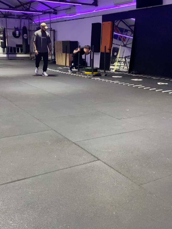 No excuses! No limits! Sam has been training with me for years. Sam is deaf so we communicate through sign. Always improving, never complaining he sets an example to us all 💯 💪🏽
@j.o.y_and_beauty
#training #motivation #deaf #sign #gym #commitment #harrysberkhamsted