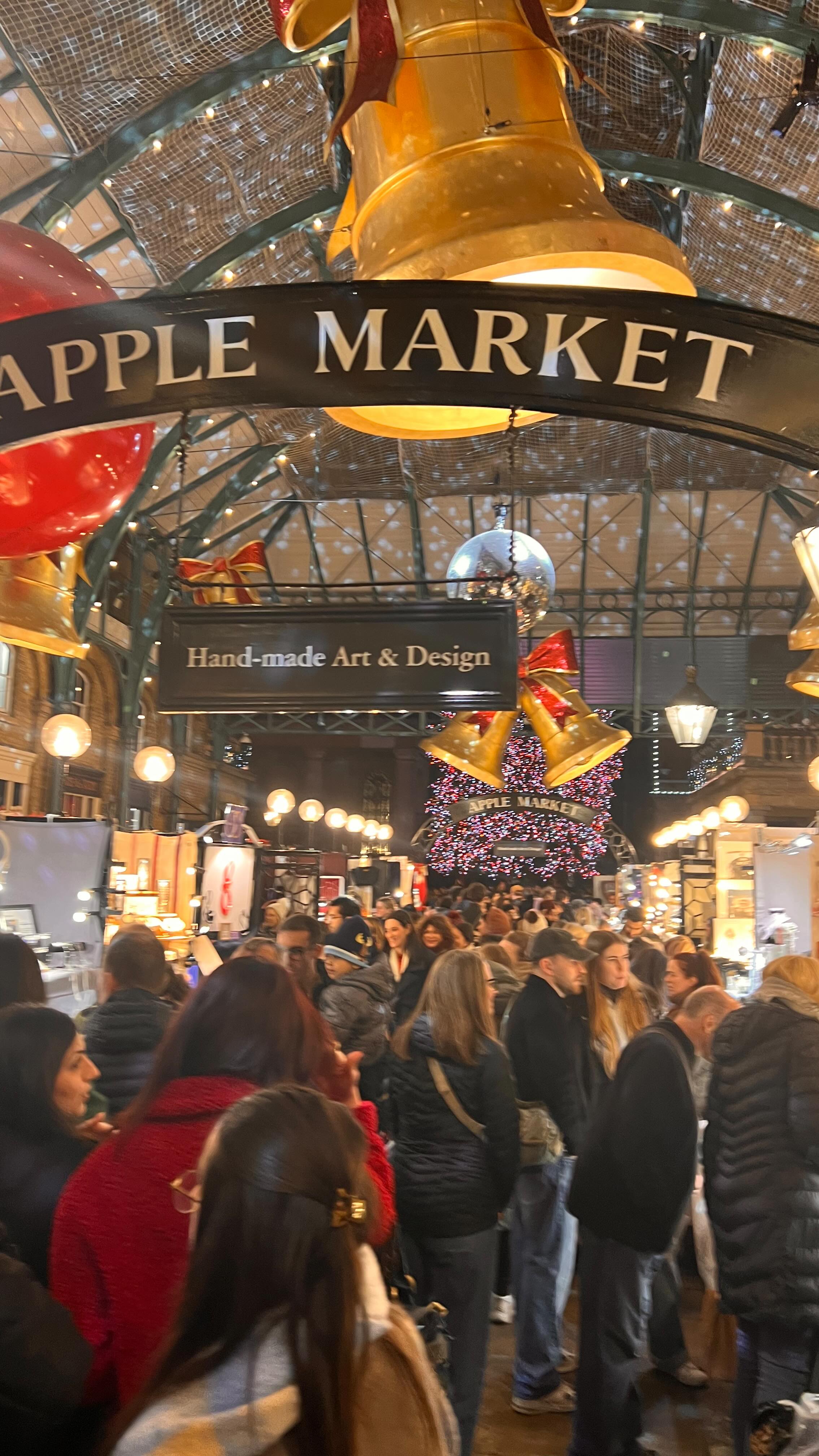The real Covent Garden Christmas market experience š±š±š±š±š±#coventgardenlondon #coventgardenmarket