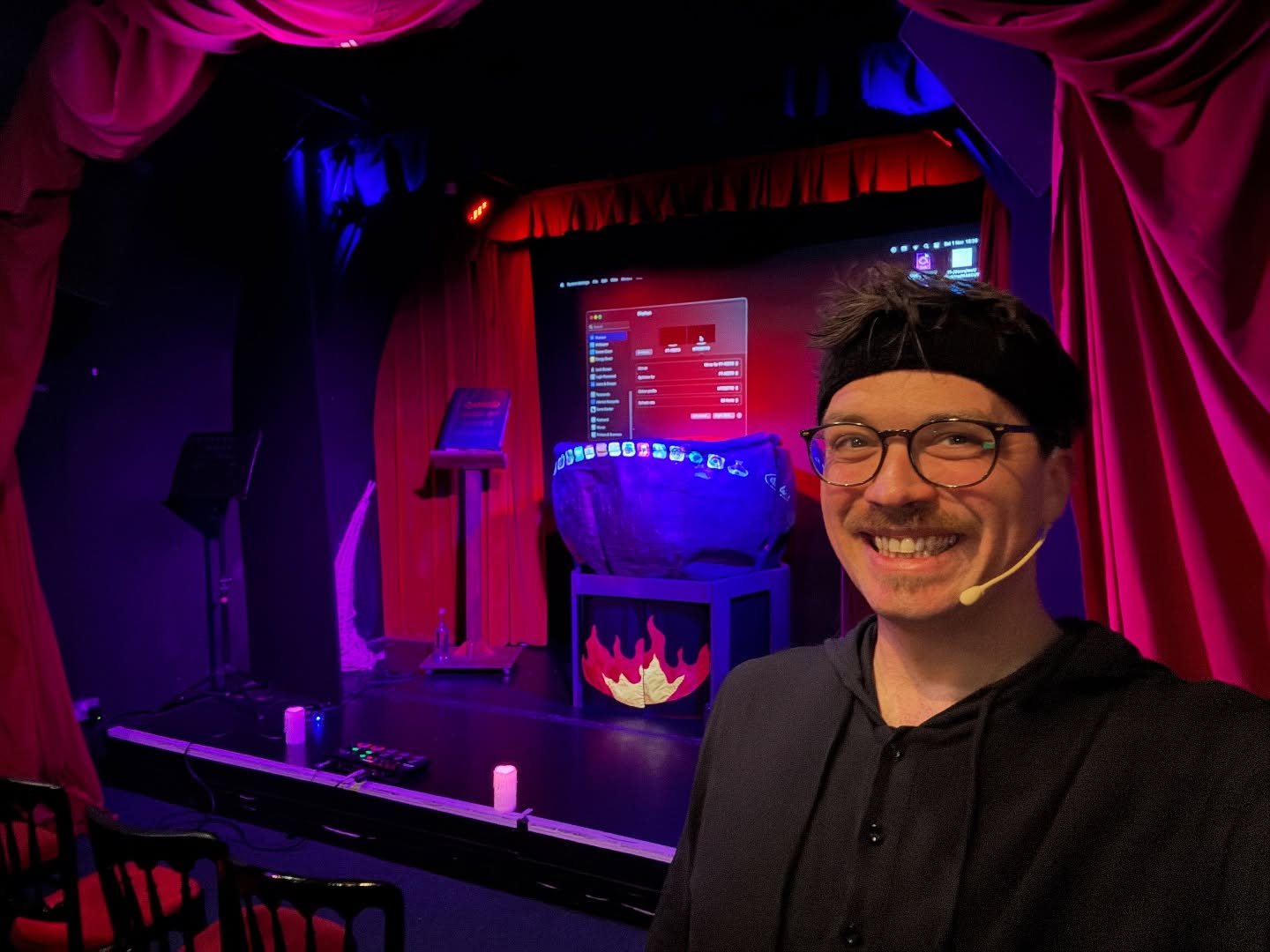 Thanks to everyone who came along to the shows in St Helens! Rugby! And the Museum of Comedy over this hallowed halloweek. Also thanks to @adamlarter and all of @weirdoscomedy for having me as part of a lovely spooky weekend and also helping so much in getting the show in and out of a van in central London.
A great time tootling around the North, Midlands and London to the good people of each, spreading the valuable word of the Vengaboys concept album where they navigated the globe and also the Lancashire Witch Trials.
Up next we’ve got @arena_theatre , @artscentreehu and @tbtlake
#edyhurstswonderfulldiscoverieofwitchesinthecountieofhimself #witchesontour #witchesofinstagram🔮☪️🌑🧙 #witchesofinstagram #witchcomedy #comedyshow #halloween #halloweek