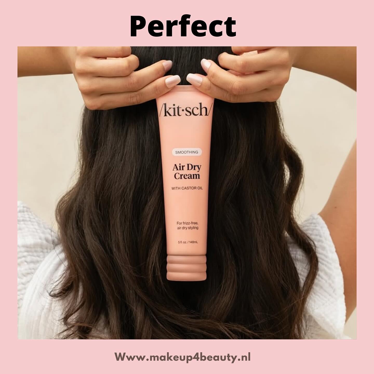 Een luchtdroog product dat zo goed droogt dat het lijkt alsof het rechtstreeks uit de salon komt. Kitsch Smoothing Air Dry Cream versterkt de natuurlijke textuur en gaat pluis tot wel 24 uur tegen met een lichte mix van ricinusolie, squalaan en kokosolie.
Een lichte leave-in crème die vocht vasthoudt en de lokken glad maakt voor moeiteloze styling zonder hitte. 24 uur pluiscontrole die het haar zacht, gepolijst en voelbaar glad houdt. Helpt golven en krullen te definiëren - zonder hitte, zonder gedoe. Verrijkt met ricinusolie, squalaan, panthenol en kokosolie om te voeden, hydrateren en beschermen. De transparante, niet-vette formule verzwaart het haar niet. Ideaal om aan de lucht te drogen, te vlechten of om een natuurlijke textuur te creëren.