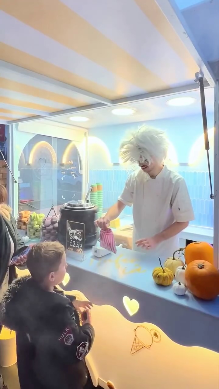 WOW, thank you all for making our halloween event so magical!
We had such a wonderful evening and loved seeing you all dressed up in your costumes 👻
#letthemseecake #halloweenevent #cardiffhalloween #halloween #sweettreats #pumpkinsoup #goodsoup