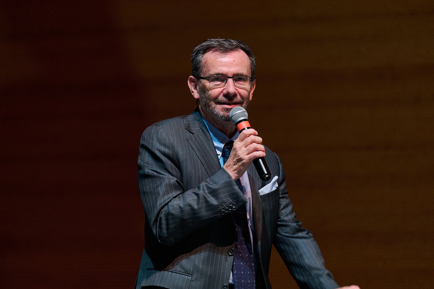 Vogliamo ringraziare di cuore Roberta Villa @robivil che ha condotto la serata, Marcella Messina @marcellamessina , Assessora alle politiche sociali del Comune di Bergamo, che ha portato il saluto della città, il rettore Sergio Cavalieri, sempre vicino con l’università di Bergamo al #pg23, Daniela Gennaro Guadalupi, Presidente del Festival Pianistico Internazionale di Brescia e Bergamo, per il fondamentale supporto tecnico e logistico, il Direttore della Cardiologia pediatrica, Francesca Raimondi, e il Direttore generale Francesco Locati che con entusiasmo hanno promosso e sostenuto questo evento ✨
#eventobenefico #concertobenefico #papagiovannixxiii #ospedaledibergamo #notedivita #lmdc