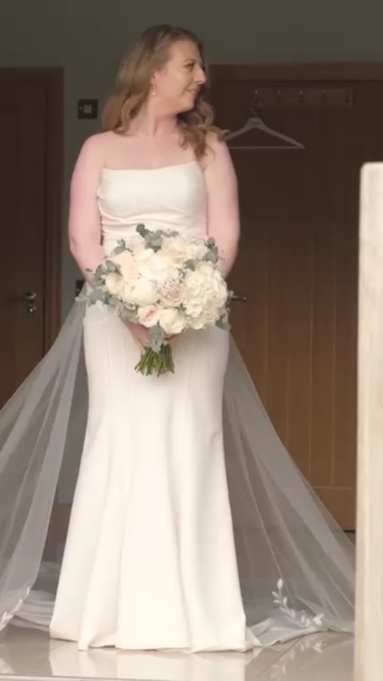 POV: You’re getting ready for your wedding in a lakeside lodge, watching your loved ones arrive at the venue on the other side of the lake 🥰
Featuring the beautiful @canadalodgelake 💒
#HavenWeddings #CotswoldsWeddingVideographer #UKWeddingVideographer #WeddingVideography #Bride2025 #Bride2026 #RealWeddings #WeddingFilm #WeddingVideo #SouthWalesWeddingVideographer #DocumentaryWeddingVideographer #EmotionalWeddingMoments #NaturalWeddingMoments #WeddingSpeeches #CinematicWeddingFilm #CardiffWeddingVideographer #BristolWeddingVideographer #BathWeddingVideographer #GoldenHourWedding #UnscriptedLove