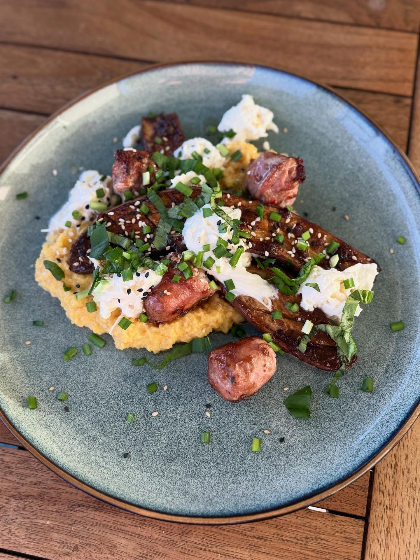 🍆🔥 Melanzane Miso + Sausage + Oozy Burrata + Creamy Lupin Polenta = Sicily meets Tokyo in 25 min flat.
Sweet-salty glaze, crispy edges, creamy meltdown.
One-pan weeknight flex that tastes like a restaurant.
👉 Save this & tag your dinner date.
Recipe next week.
#italianjapanese #fusionfood #burratalove #eggplantrecipes #weeknightdinner