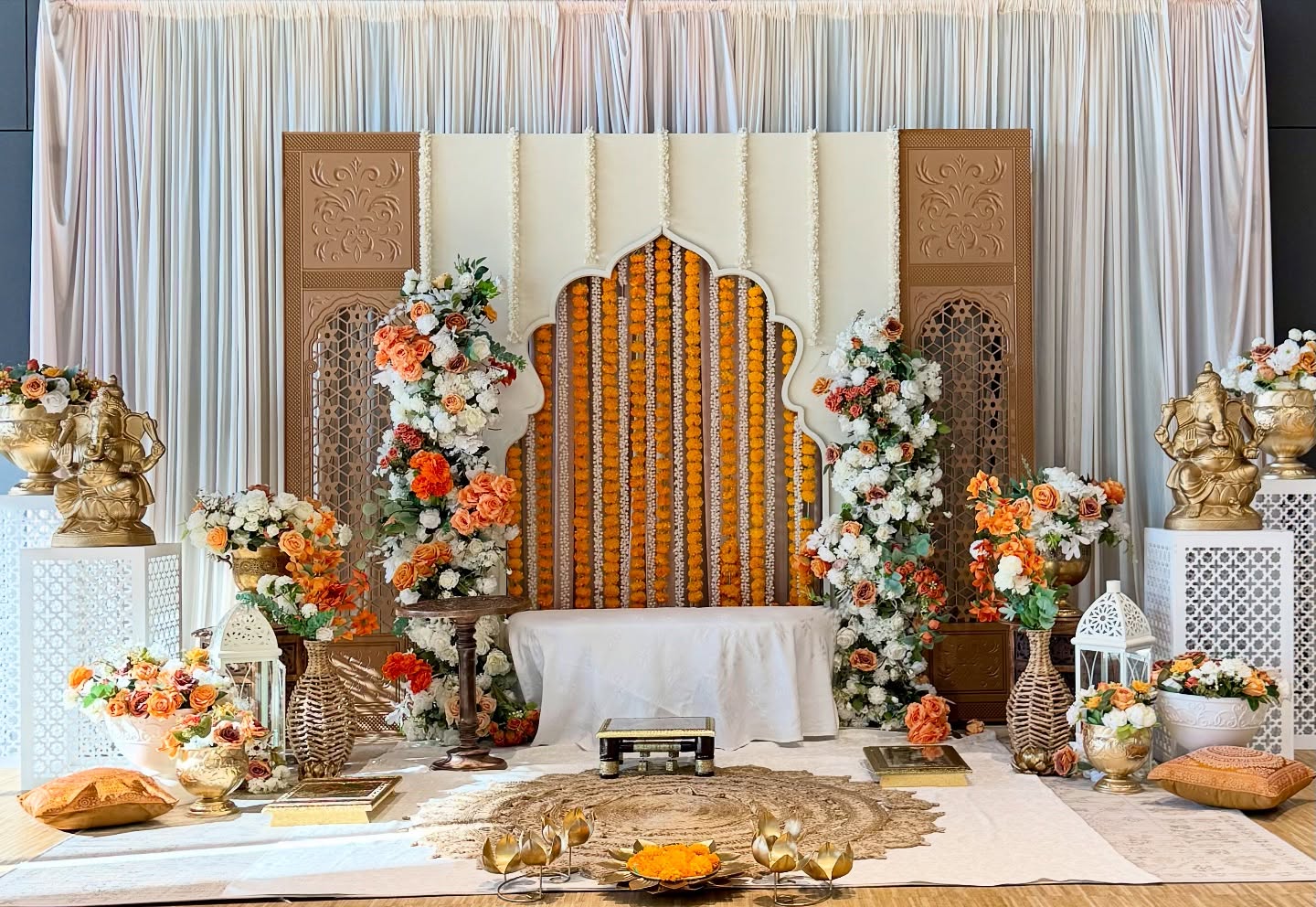 Cynthia’s Valakappu
.
.
Decor & Styling- @evenwoodpartydecor