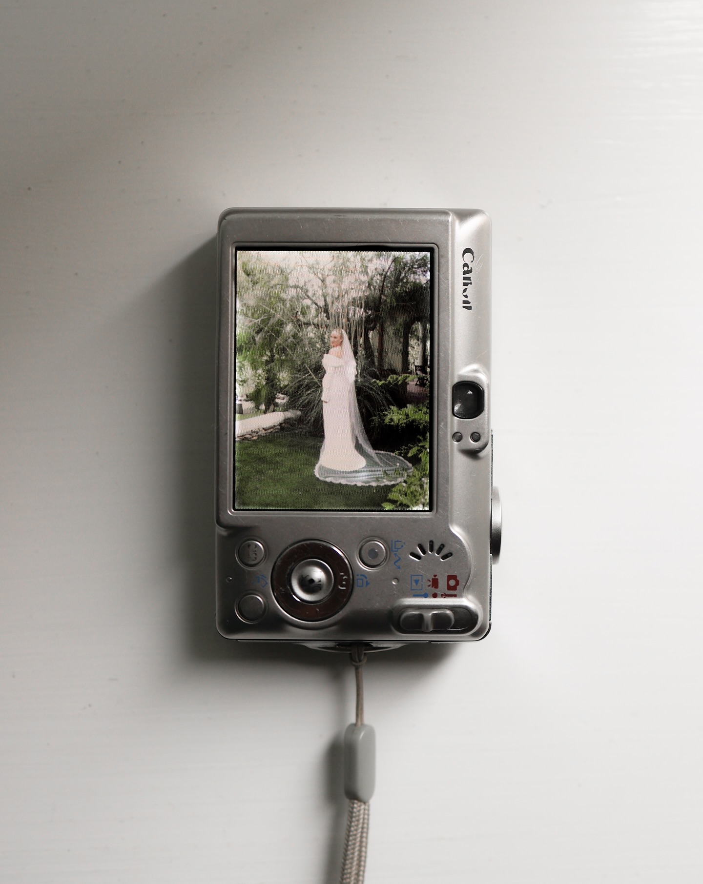 I had my first camera at a wedding shoot in Spain.
Well this one’s actually my best friend’s camera cause I don’t know where mine is. We had to have the same one at the same time, obviously.
The photos feel so effortless and candid, and they’re such a great addition to the gallery. Gonna show you once the gallery is done!!
#destinationwedding #weddingphotography #weddingspain