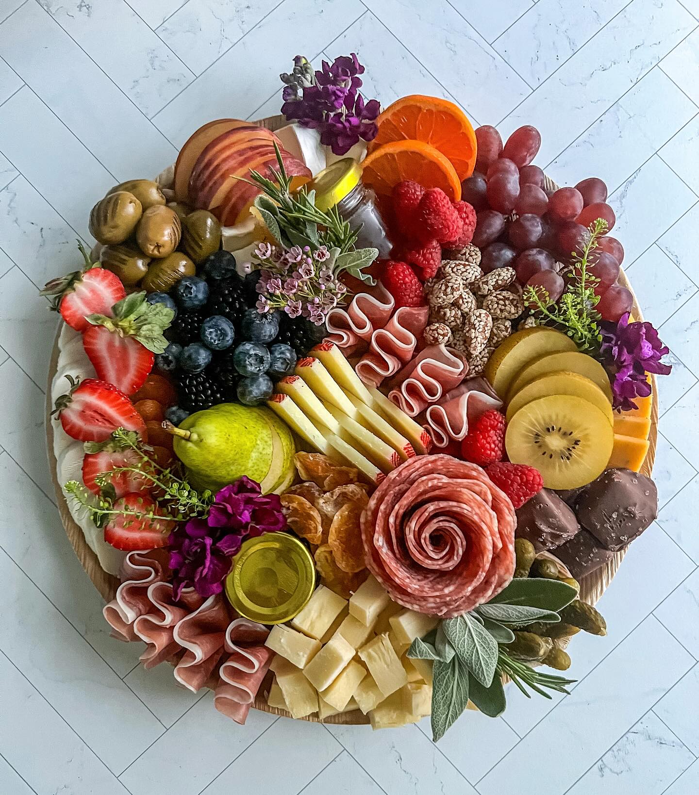 Bring the taste of fall to your next get-together ๐โจ Seasonal fruits, rich cheeses, and all the cozy vibes. Custom grazing boards available now! ๐๐๐ง
#grazingjoycharcuterie #charcuterieboard #cheeseboard #grazingtable #southflorida #eatbeautiful #mbpresets #wineandcheese #deerfieldbeach #giftideas #corporateevents #catering #fallcheeseboard