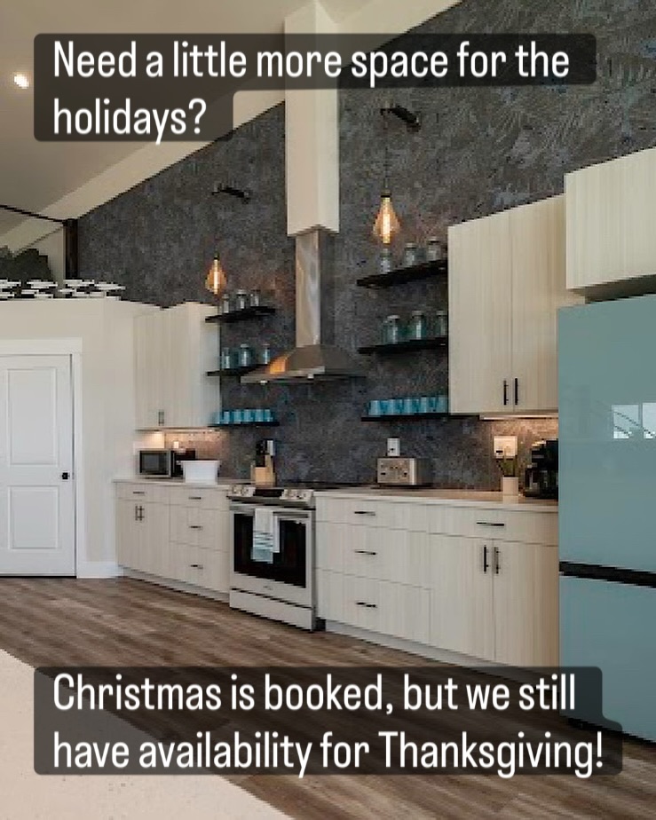 Booking Links In Bio!📍Just 2 hours from CO/WY/NE borders at Glendo State Park.
5200 Sq. Ft.
6 bedroom
4.5 baths
Themed rooms
Sleep 16+ with 16 beds & 4 pullouts
Fully stocked kitchen
Dining table for 16
116 Acres
Putting Green
Turf Sports Field
#thanksgivinggetaway #airbnbwyoming #bigfamilylife❤️ #familyreunion❤️ #holidayairbnb #vacationrental #thanksgivinggathering