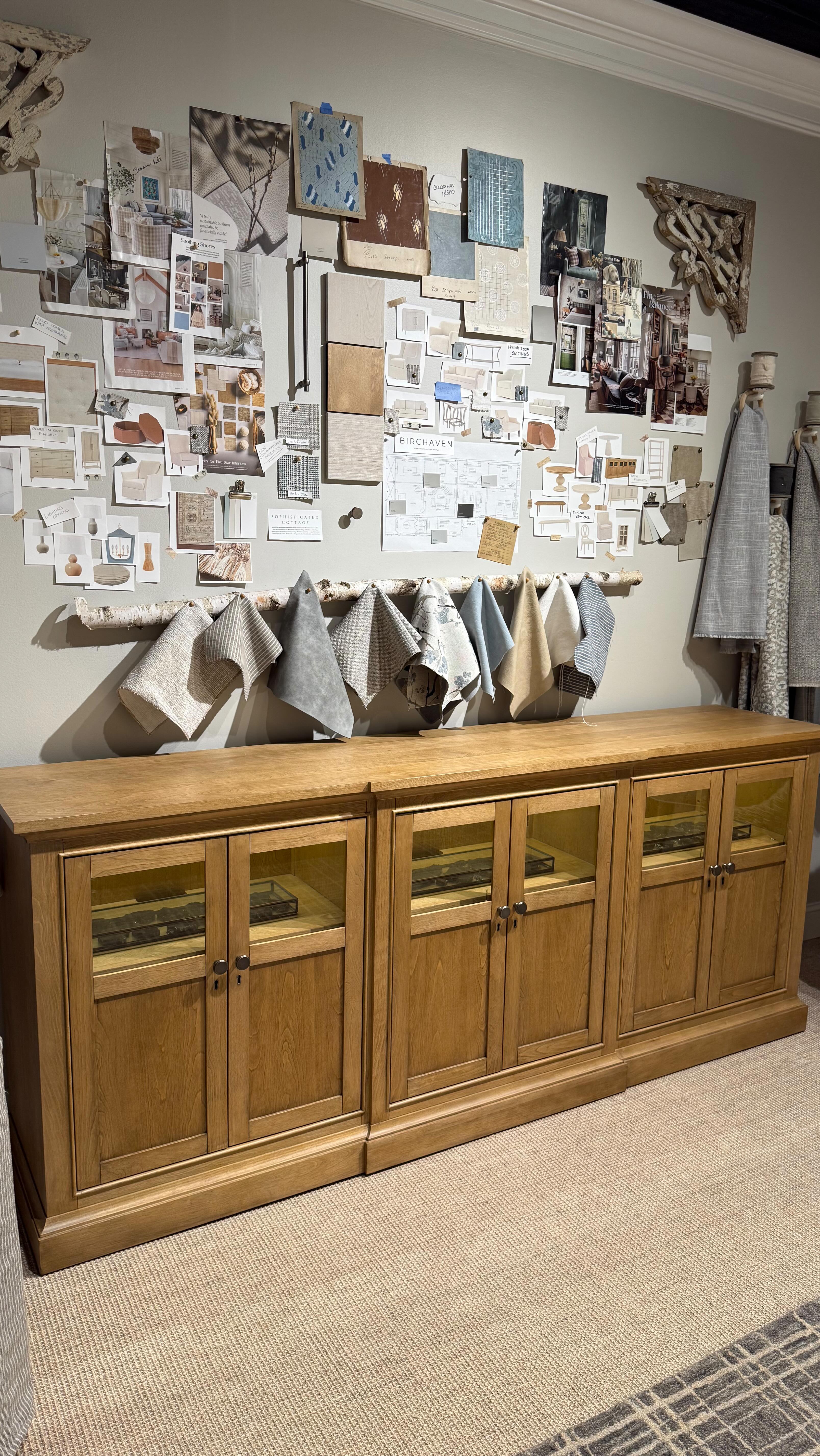 Why do we travel to market? To test how things really feel, see finishes with our own eyes, understand craftsmanship, and discover new pieces.
Each visit we learn about new techniques manufacturers are incorporating into their products and what will make your space feel just right.
Every detail we learn translates into a design that fits our clients lifestyle so they’re delighted with the end result.
Check out our story for an inside look at the trends we’re loving from market! 🤍
#detailsindesign #marylandinteriordesigner #hillhousedesignmd #designthatfitsyourlife #curatedhome #workingmom #workandtravel #designbenifits #designinspiration #designforyourlife