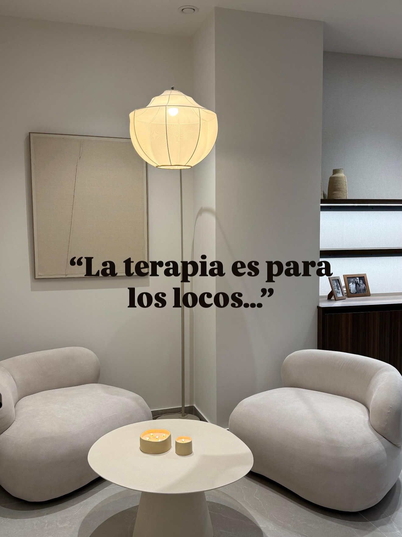 🧠💬 Ir a terapia no es de locos. Es de valientes.
Porque detrás de cada historia hay una persona que sufre, que se exige, que se compara, que calla… y que un día decide pedir ayuda.
La terapia no es solo para cuando ya no puedes más.
Es para conocerte, entenderte y aprender a cuidarte. 🌿
Hablar, soltar y sanar es un acto de amor propio. 💙
Porque cuidar tu salud mental también es cuidar de ti.
✨ En CUIDEMM, creemos en una psicología cercana, humana y sin juicios.
Te acompañamos en cada paso del proceso, porque no estás solo.
#SaludMental #IrATerapiaEsDeValientes #Psicología #BienestarEmocional #CuidarseEsQuererse #Terapia #Autocuidado #CUIDEMM #MaríaMartínez #CrecimientoPersonal #NoEstásSolo 💙