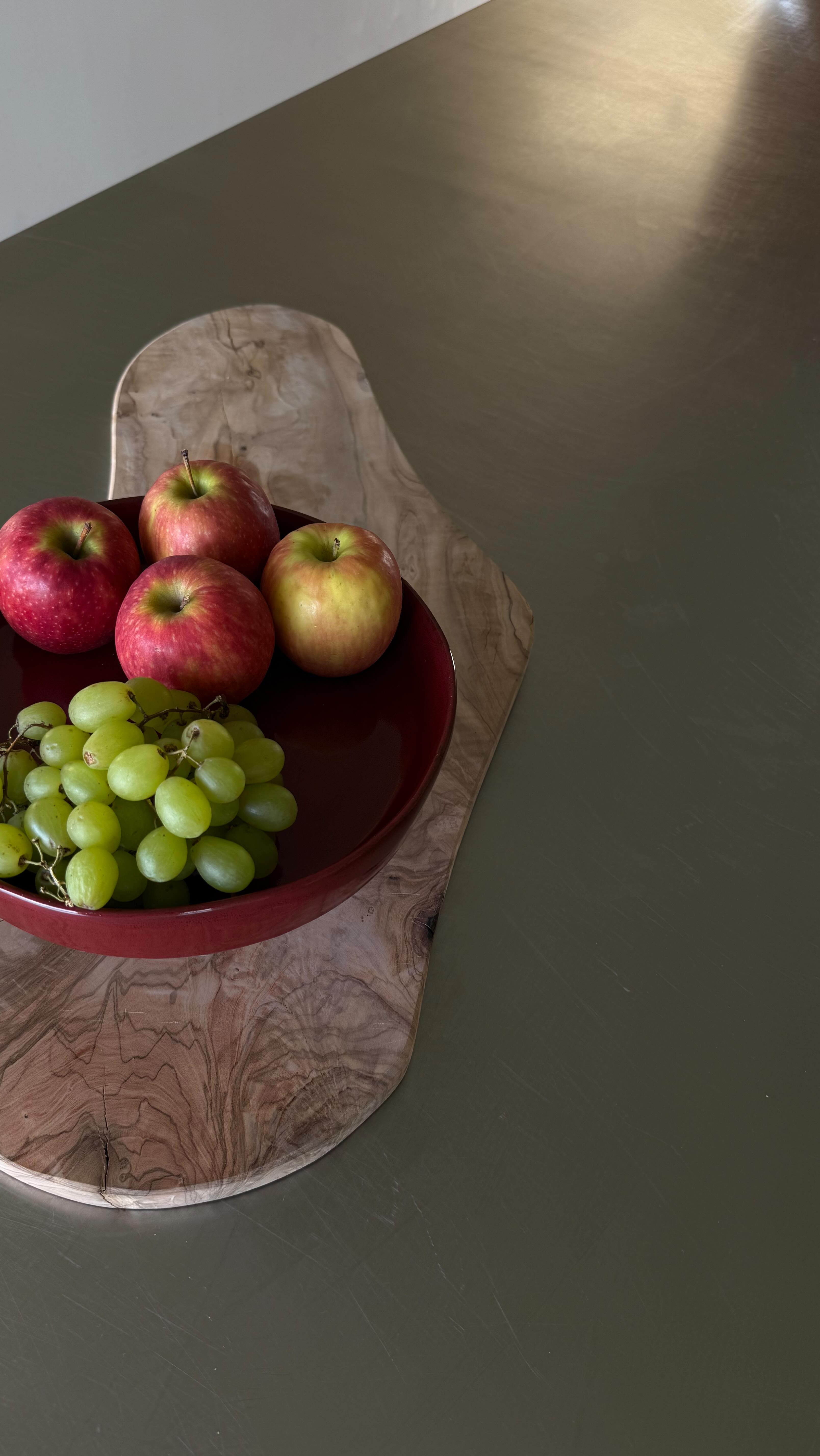 What if we disappeared here for a few days?
A house in the woods just for you.
Maison Oscar.
Rochefort, Ardennes.
Last bookings available via link in bio.