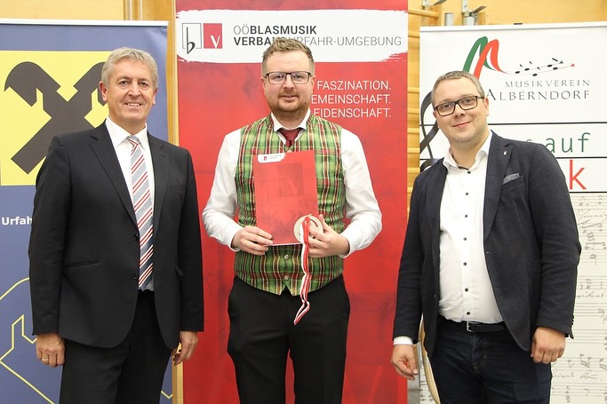 🎶 Konzertwertung Hellmonsödt 2025 🎶
Am 18.10. durften wir bei der Konzertwertung in Hellmonsödt teilnehmen und konnten dabei 87,5 Punkte erspielen! 🥳
Ein herzliches Dankeschön an Bürgermeister Tucek Viktor für das Essen 🍽️ und an Vizebürgermeister Hanner Thomas für die Getränke 🍻 – wir haben uns sehr gefreut!
#Konzertwertung #Blasmusik #helmonsödt #Musikverein #Gemeinschaft #Danke
📸: @vrni_mair