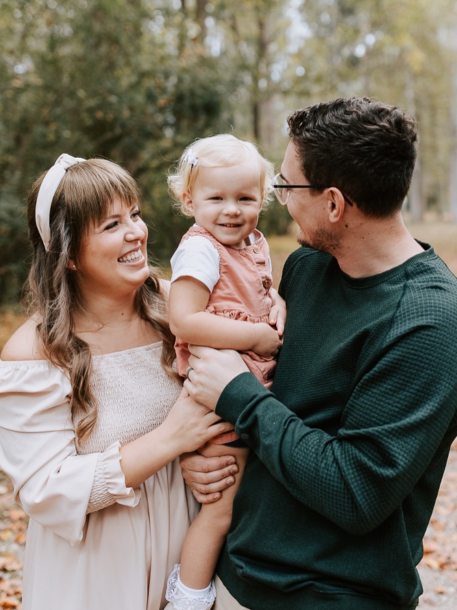 Can’t believe it was been 2 years since I captured sweet Emery as a newborn. We had the best time exploring this little nature area in their neighborhood!