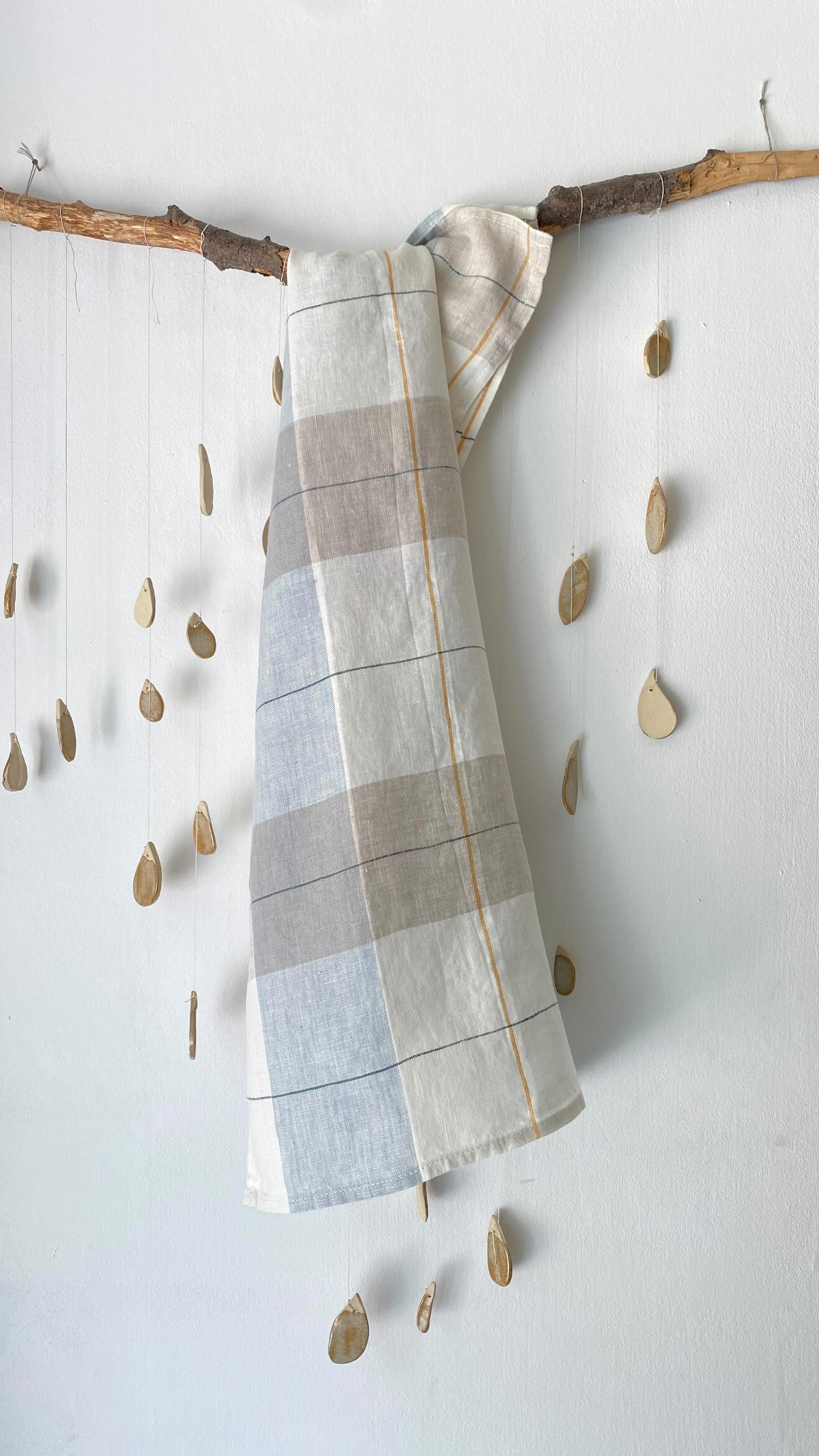 L’efficacité, c’est aussi une question de matière.
Pas de filtre, pas d’artifice. Juste le pouvoir du lin 💪🏻.
💧 Absorbant et résistant : avec le lin, dites adieu aux essuie-vaisselle qui ne sèchent pas !
💚 Durable et écologique : le lin est une fibre naturelle, locale et biodégradable.
🧼 Naturellement antibactérien : parfait pour une cuisine propre et saine.
#essuieenlin #linlavé #efficaciténaturelle #maisondurable #essentiel #torchonenlin #essuievaisselle #linbelge #linnaturel