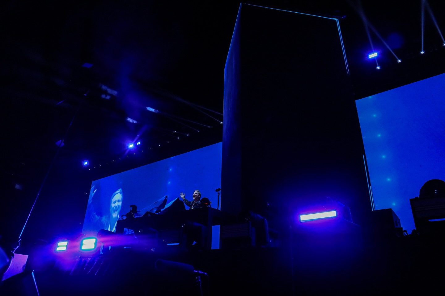 ▪️ @davidguetta en Colombia
▪️Un evento de @breakfast_live
📌 Bloggaleriadearte.com
Pero hablemos primero del viaje: la llegada fue una verdadera odisea urbana. Tuvimos que sortear casi tres horas de un tráfico sencillamente horrible y paralizante.