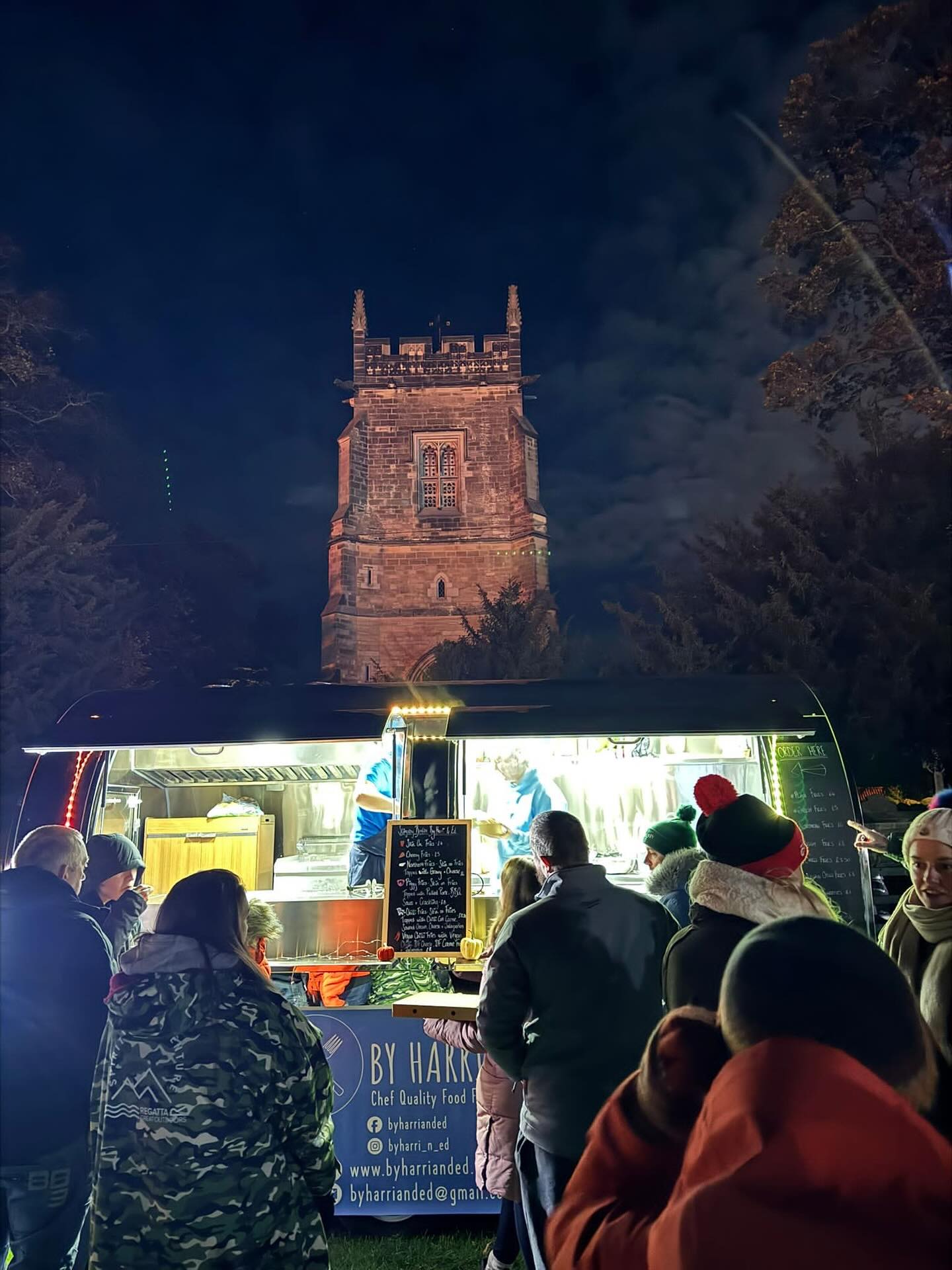 YIPPEE!! We survived our FIRST outing in our new baby and what a fabulous evening it was too! Super well organised, the weather behaved and added bonus…we SOLD OUT!
Now onto the next order of business…it’s LAST ORDERS time for delivery on Friday 7th November. We have been inundated with Pie orders for next week so if you haven’t yet, please get in touch no later than 11am TOMORROW morning. Unfortunately we will not be able to accommodate any orders placed after this time.
Thank you all again for the support last night and for the week ahead!
#food #mealsonwheels #deliveroo #chef #catering #caterer #foodtruck #fireworks #bonfirenight #streetfood #loadedfries #york #northyorkshire #slingsby