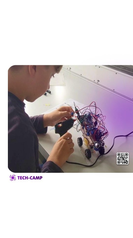 Die Jugendliche entwickeln, bauen und testen Schritt für Schritt ihre eigene intelligente Fahrzeug. Von der Idee bis zum Prototypen.
🔧Dabei lernen sie nicht nur, wie Elektronik, Sensorik und Programmierung zusammenwirken, sondern trainieren auch Kreativität, Durchhaltevermögen und technisches Denken.
🚀 So wird praxisnahe Berufsorientierung mit echten MINT-Erlebnissen kombiniert.
Lernen mit Zukunft!
#Berufsorientierung #MINT #Technikbegeistert #Innovation #SoftSkills #Teamarbeit #HighTech #Programmierenlernen #Jugendforscht #Zukunftskompetenzen