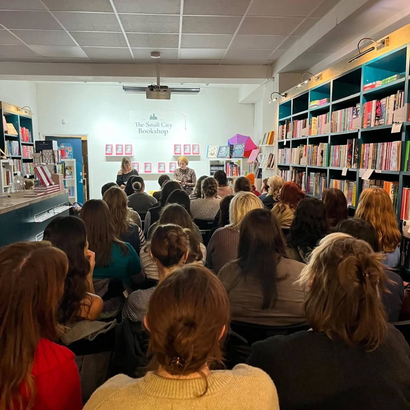 What a great way to end our 2025 events!
It was great to chat to Chloe about her new book, sapphic obsession, life after Sunburn and her writing routine.
The queue was long as she chatted to everyone - a big thanks to her for her time, and to the audience for their questions and warmth.
The best way to spend Bonfire Night!
We can't recommend Heap Earth Upon It enough. Come and get your copy.
That's a wrap on our 2025 events - sign up to our newsletter to be the first to hear what's coming up in 2026.
@chloemichelleh @verve_books
#authorevent #bookrecommendations #bookshopping #bookrecs #bookstagramuk #booksbooksbooks #booktalk #bristolbookstagrammers #bristolbookshop