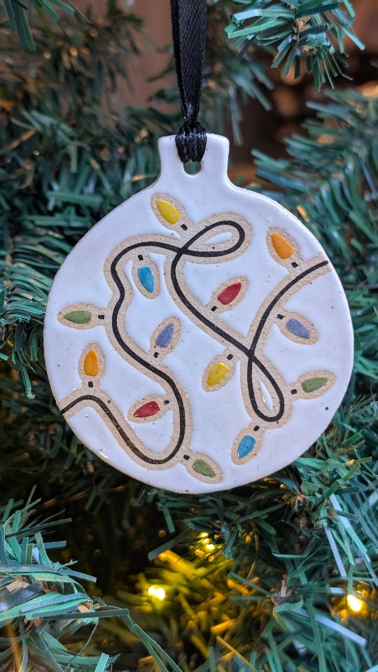 Tangled Lights🎄
The wait is finally over and these 'Tangled Lights' ceramic ornaments are now available to purchase on the website.
Featuring a playful, tangled string of colorful Christmas lights paired with a white glaze, this ornament captures the cozy, chaotic spirit of the holidays.
There will only be a limited number of these for this initial release so be sure to get yours early to avoid missing out!
Go to the shop via the link in my bio to find out more
#christmasornament #christmas